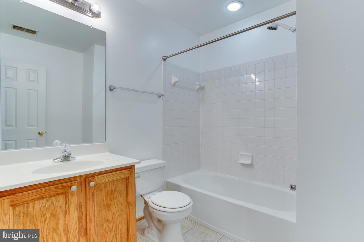 KINGSLEY HALL - Residential