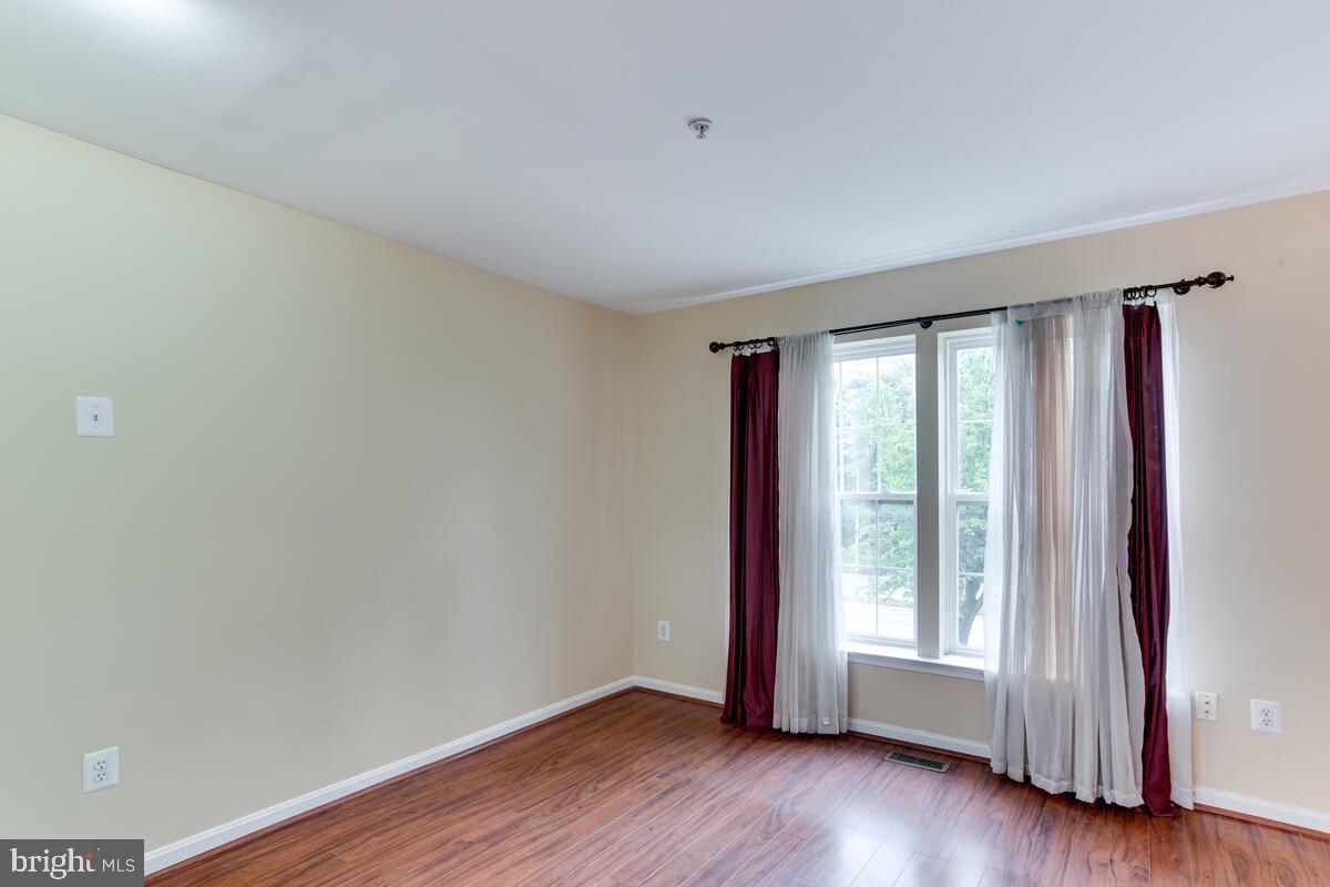 KINGSLEY HALL - Residential