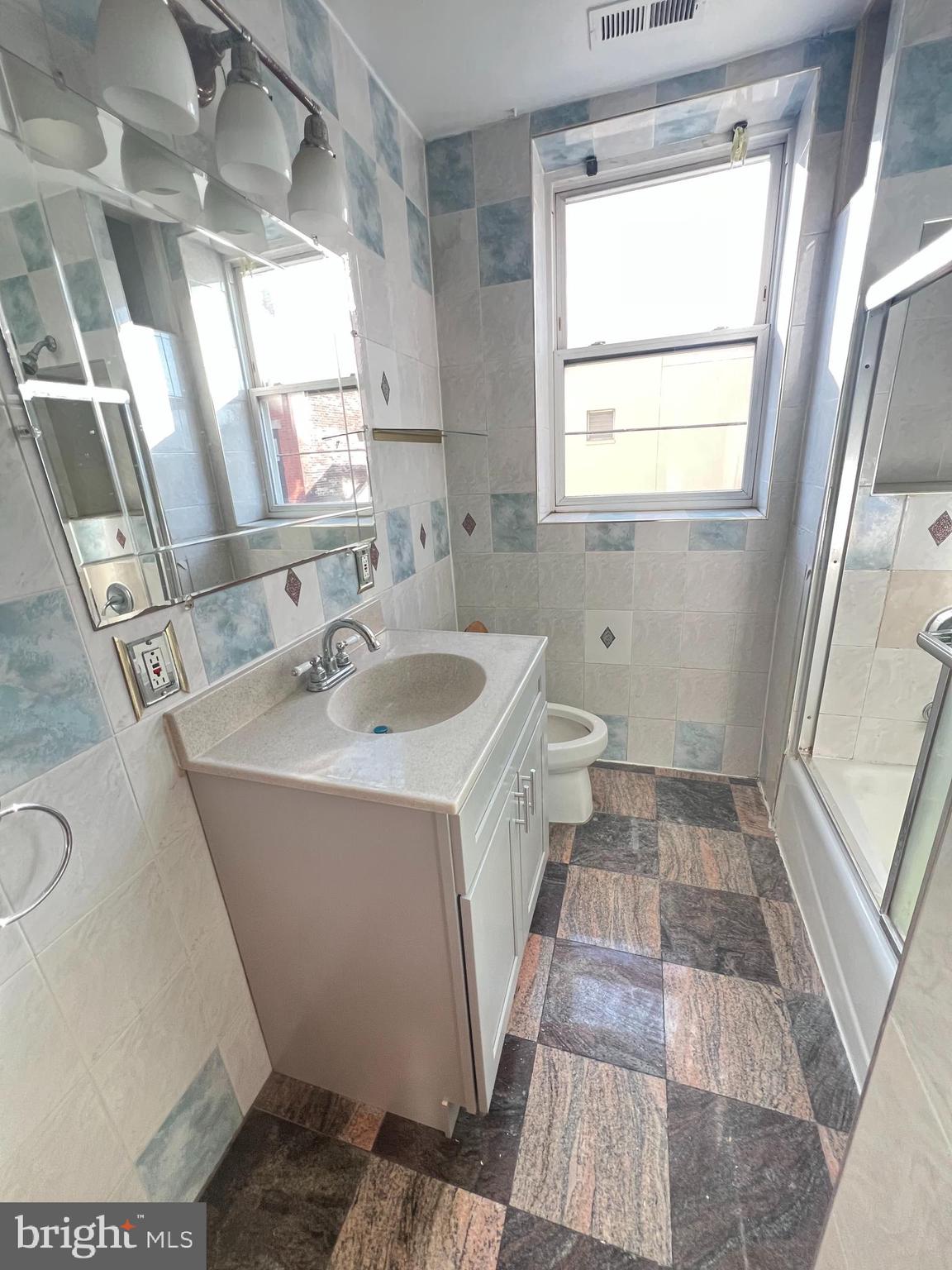 ITALIAN MARKET - Residential