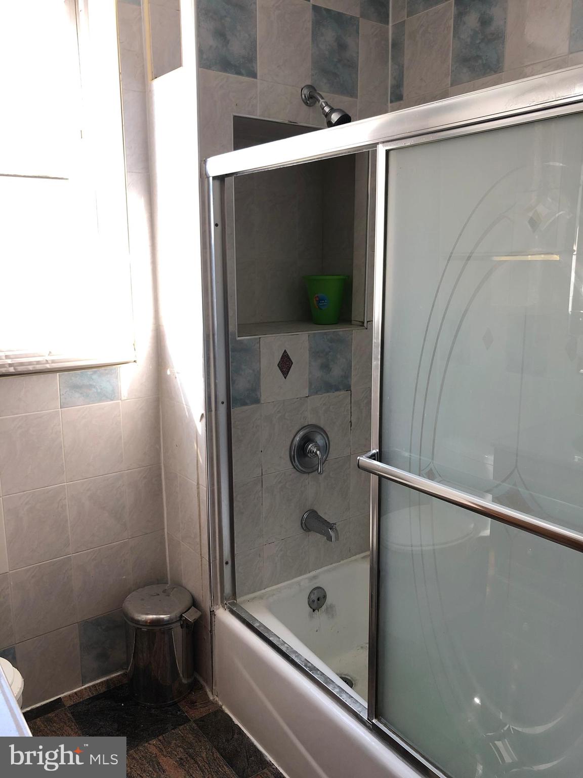 ITALIAN MARKET - Residential