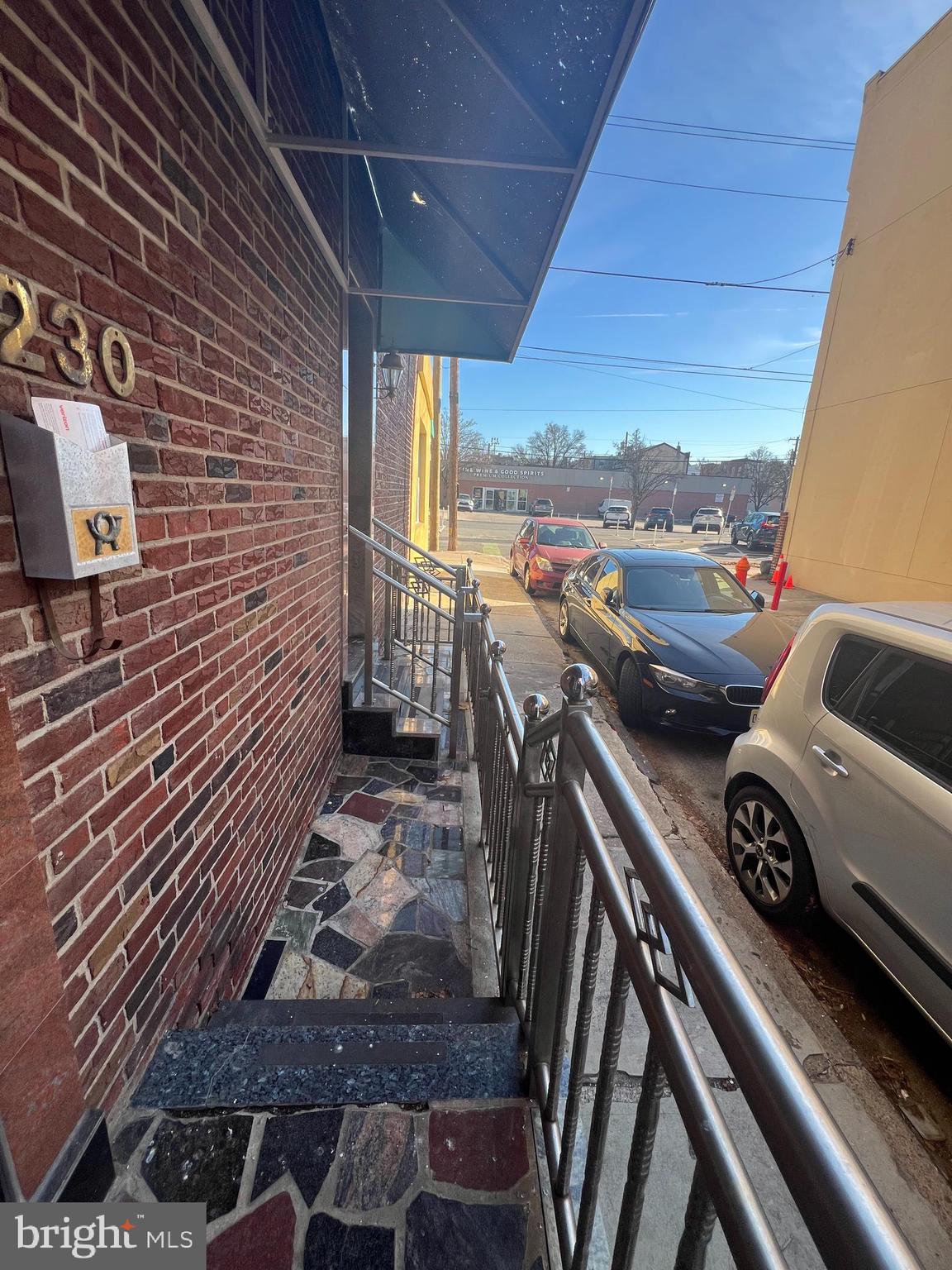 ITALIAN MARKET - Residential