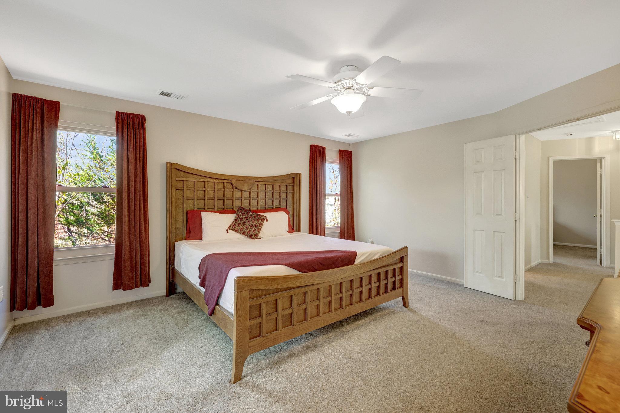 ASHBURN VILLAGE - Residential