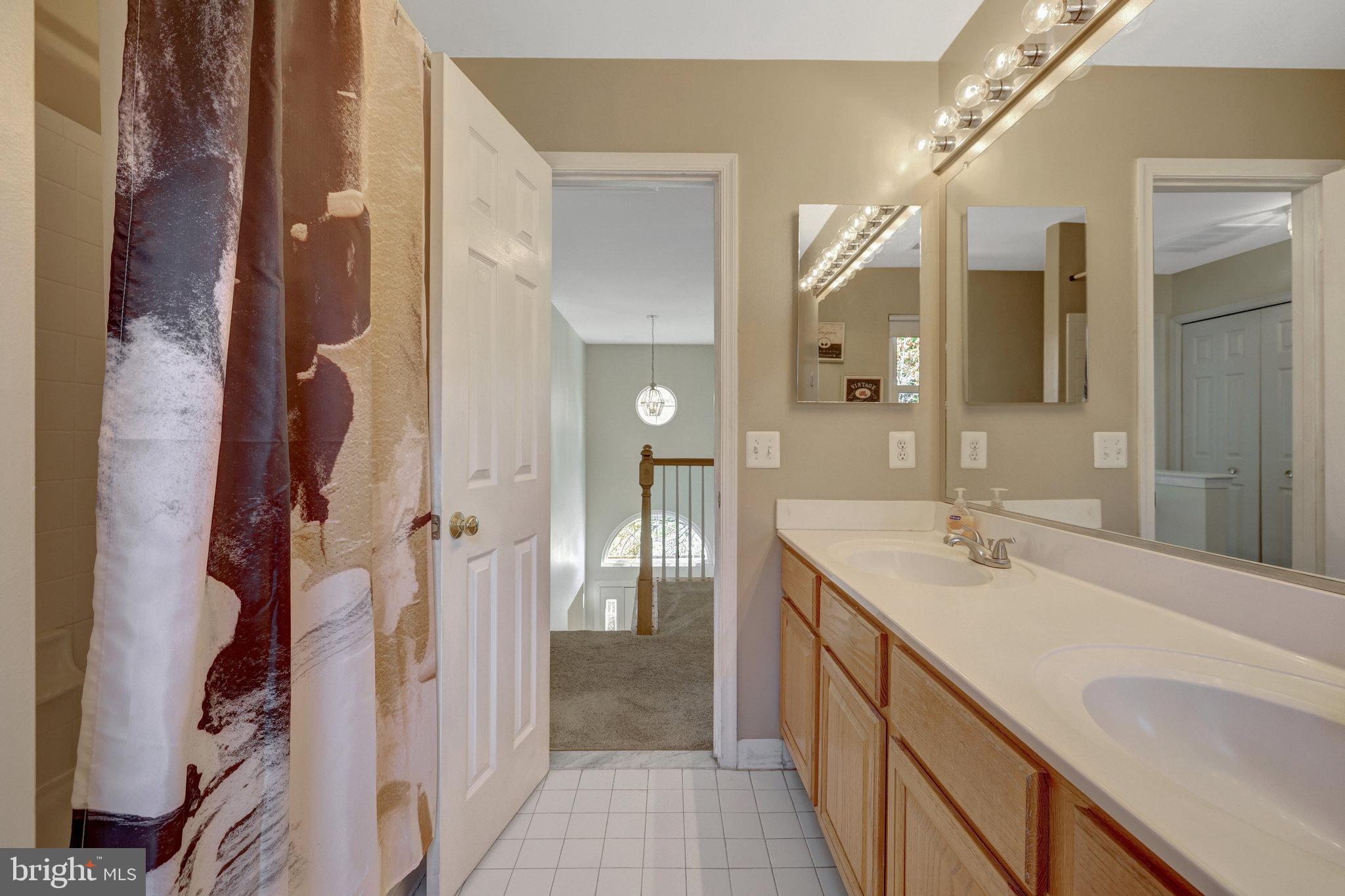 ASHBURN VILLAGE - Residential