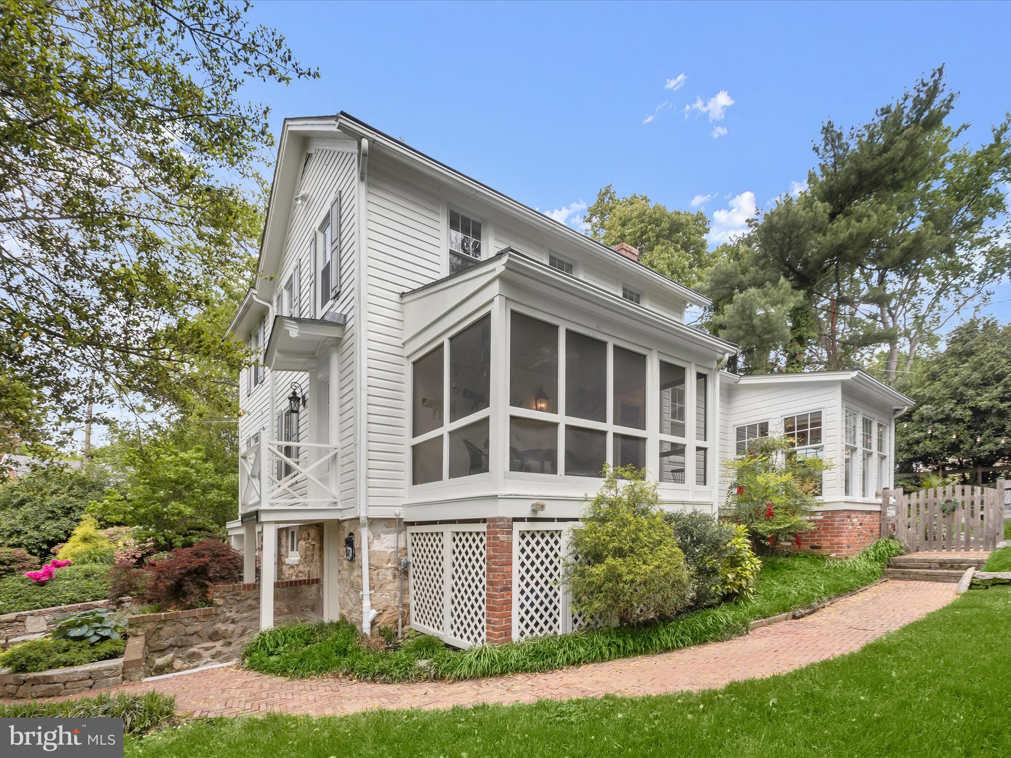 SOUTHLAND HILLS - Residential