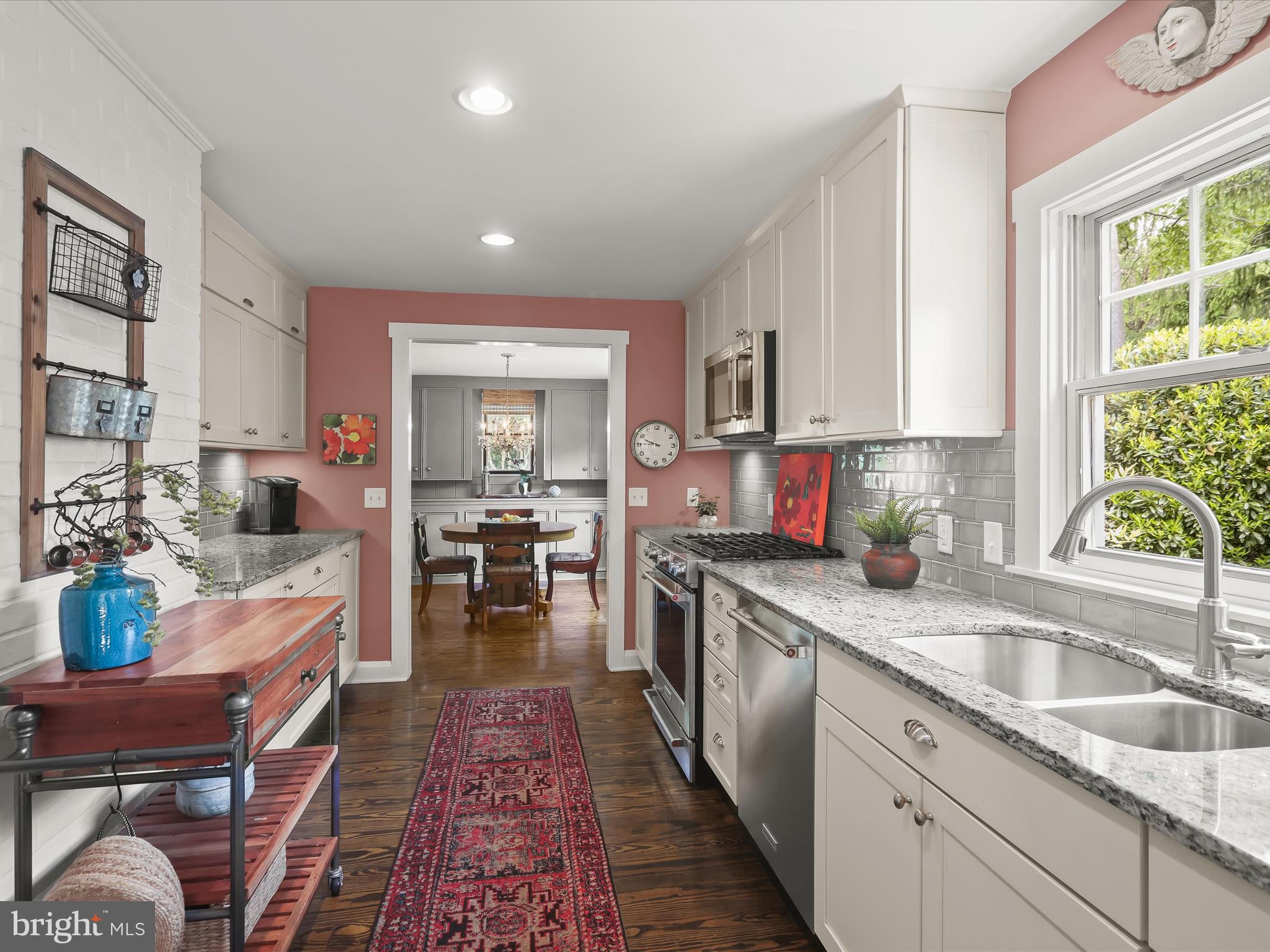 SOUTHLAND HILLS - Residential