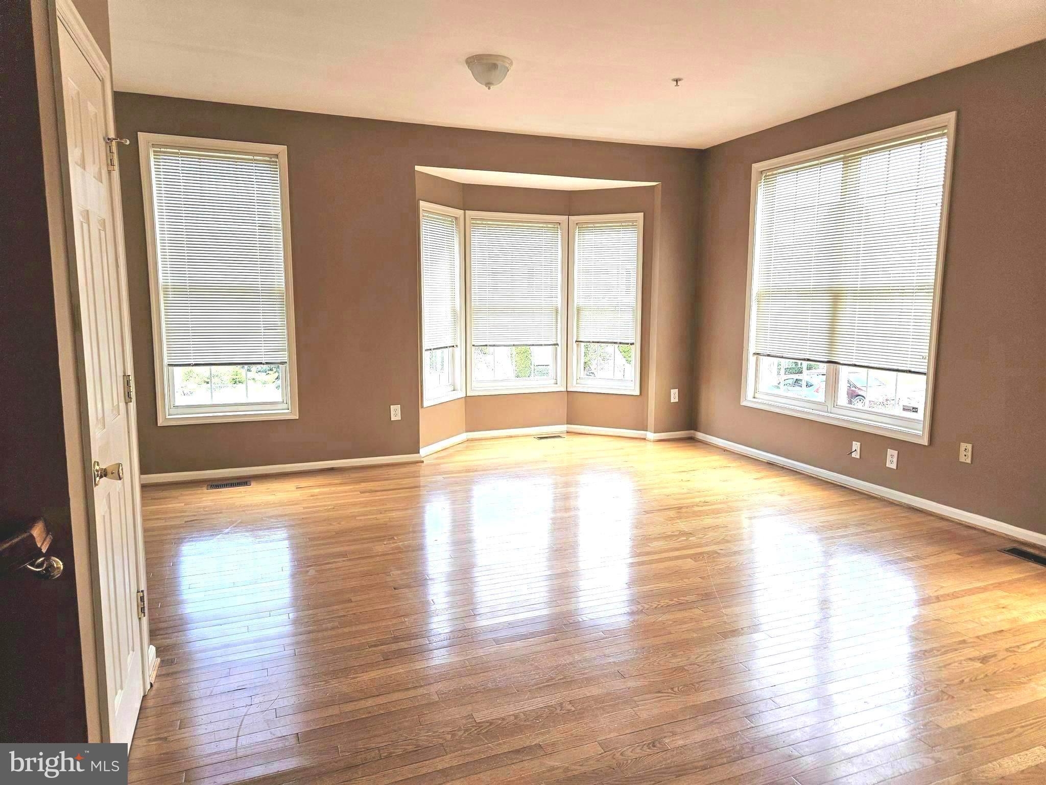 CARRIAGE HILL - Residential