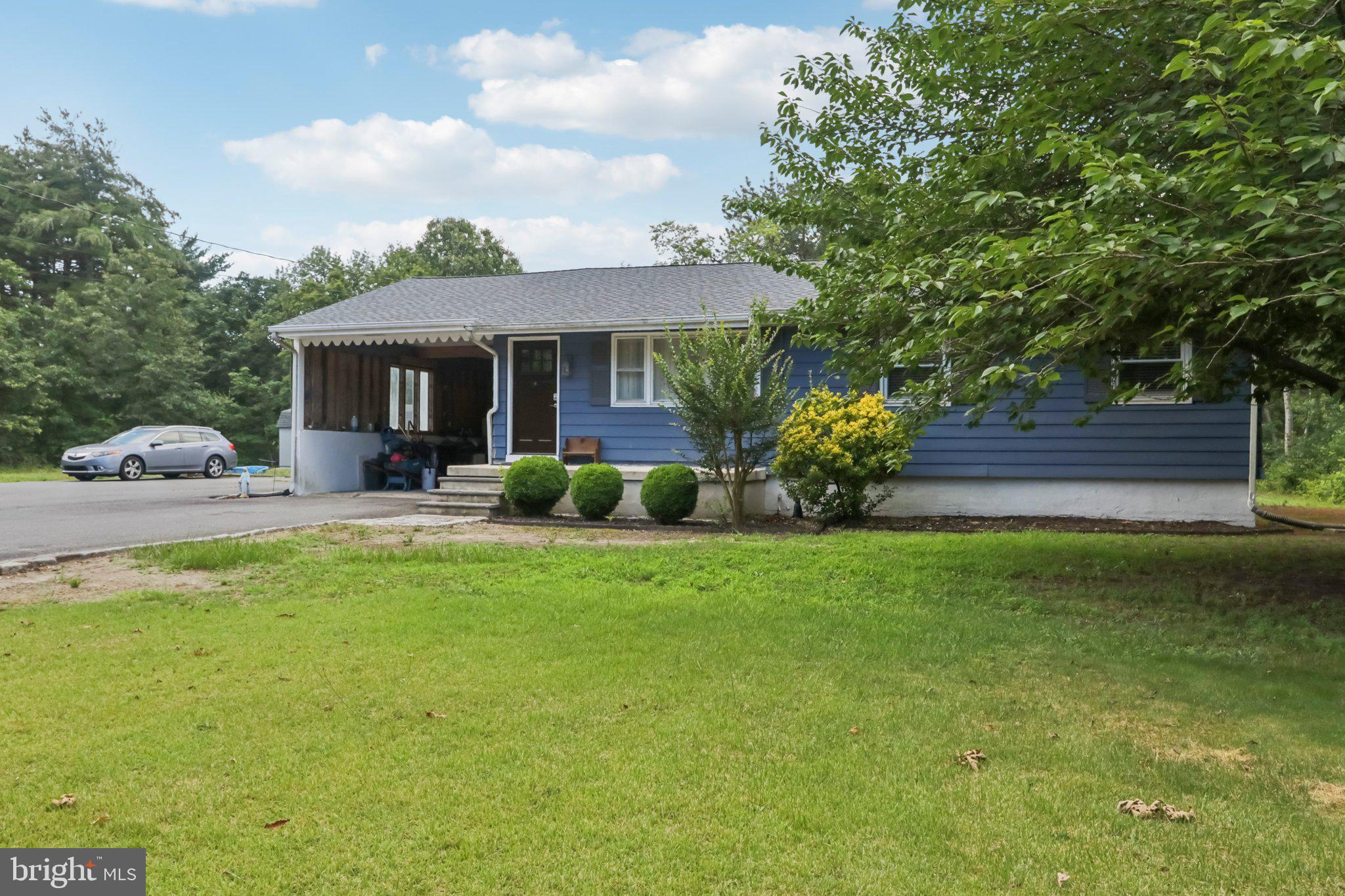 5641 CHESTNUT AVENUE