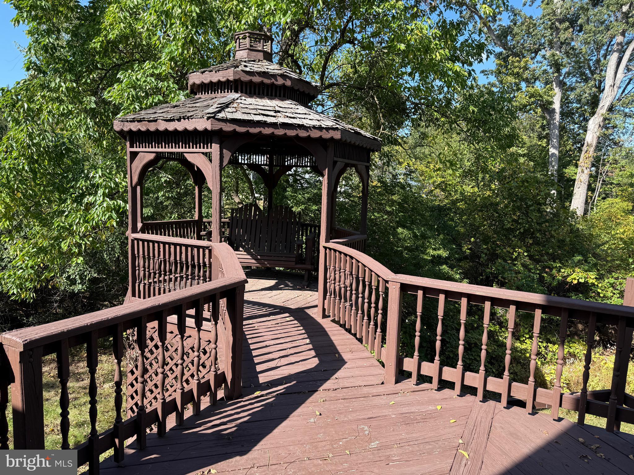 GWYNEDD KNOLL - Residential