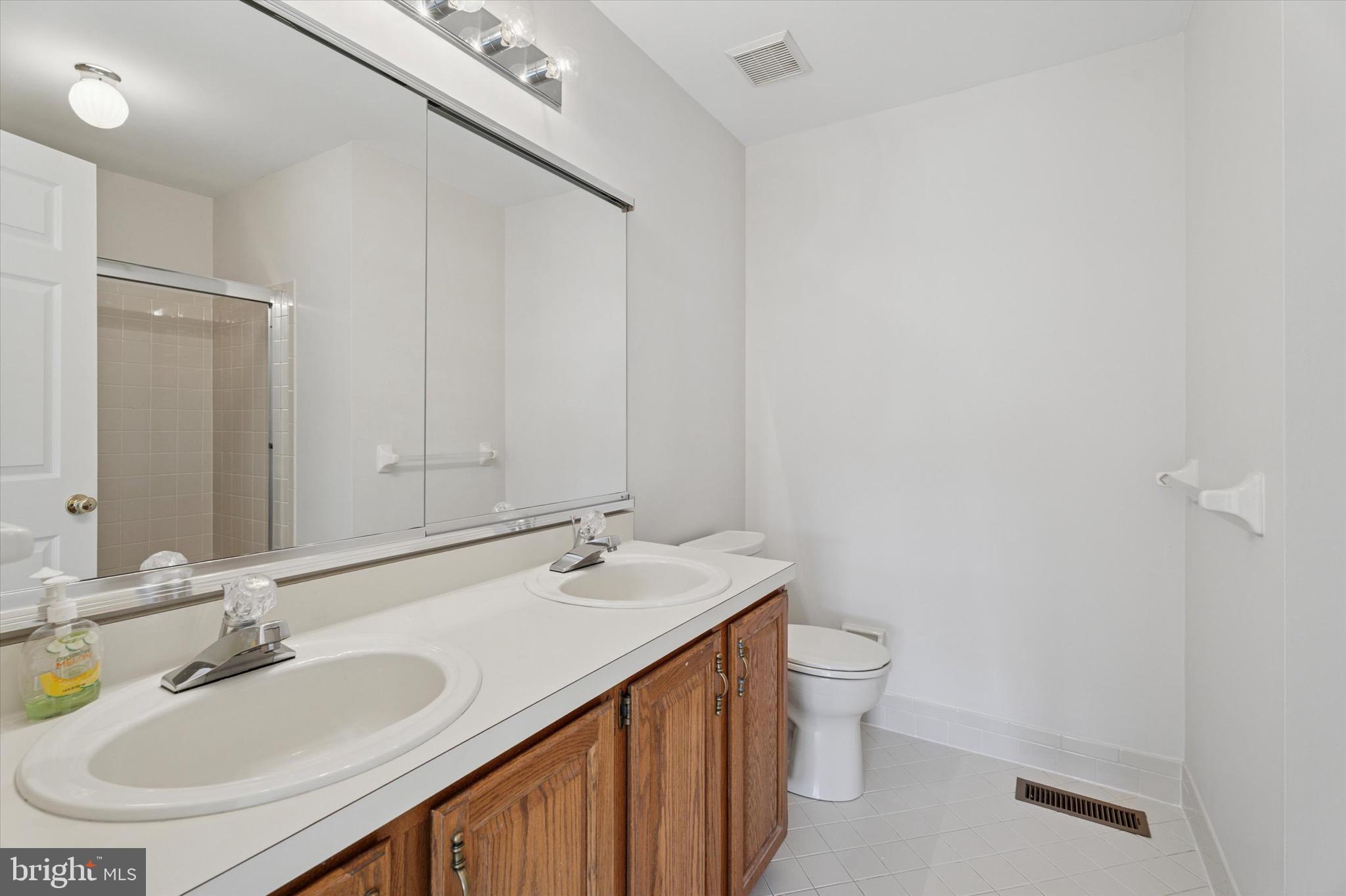 GWYNEDD KNOLL - Residential