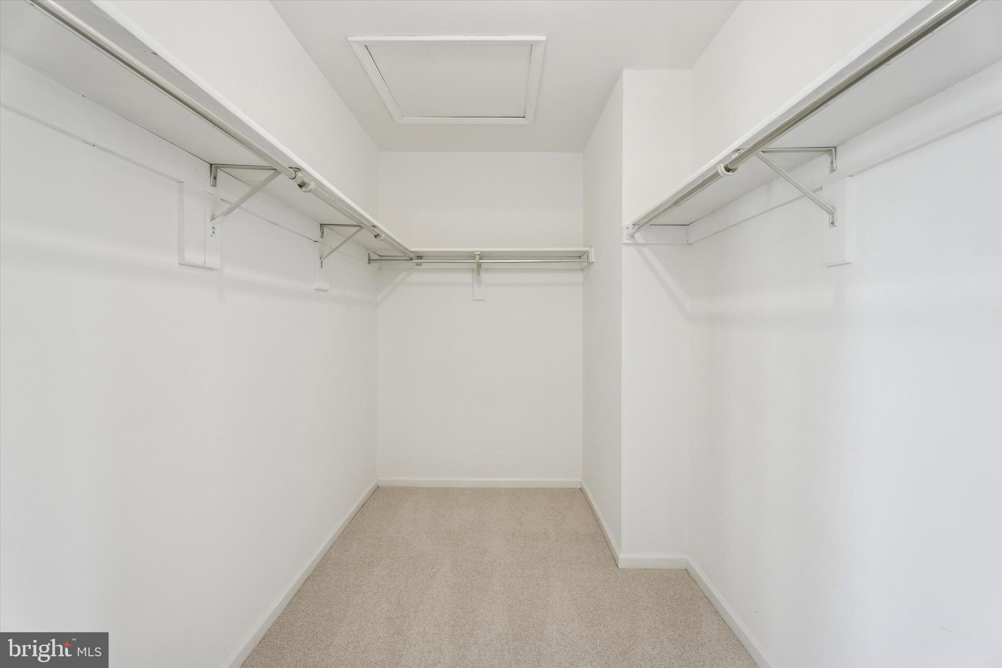 GWYNEDD KNOLL - Residential