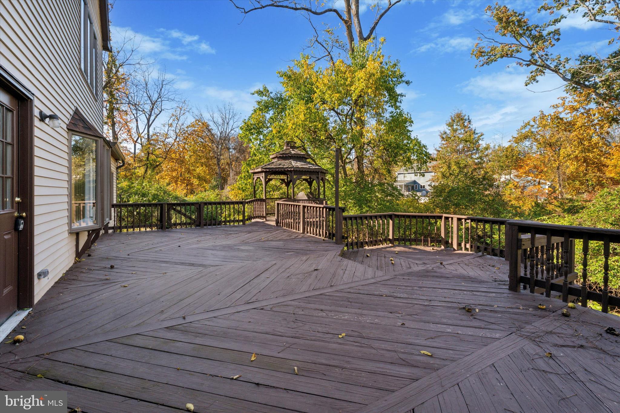 GWYNEDD KNOLL - Residential