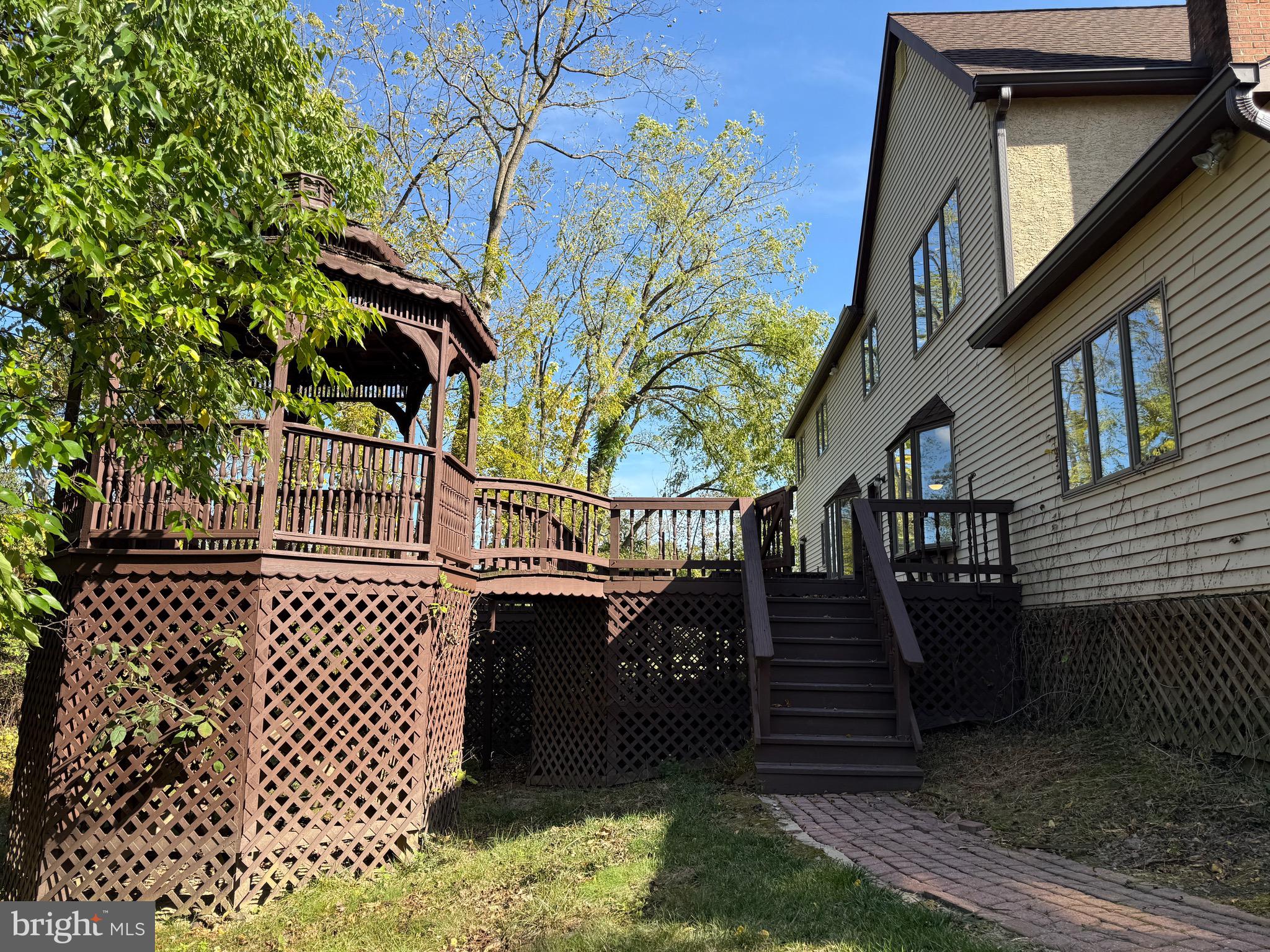 GWYNEDD KNOLL - Residential