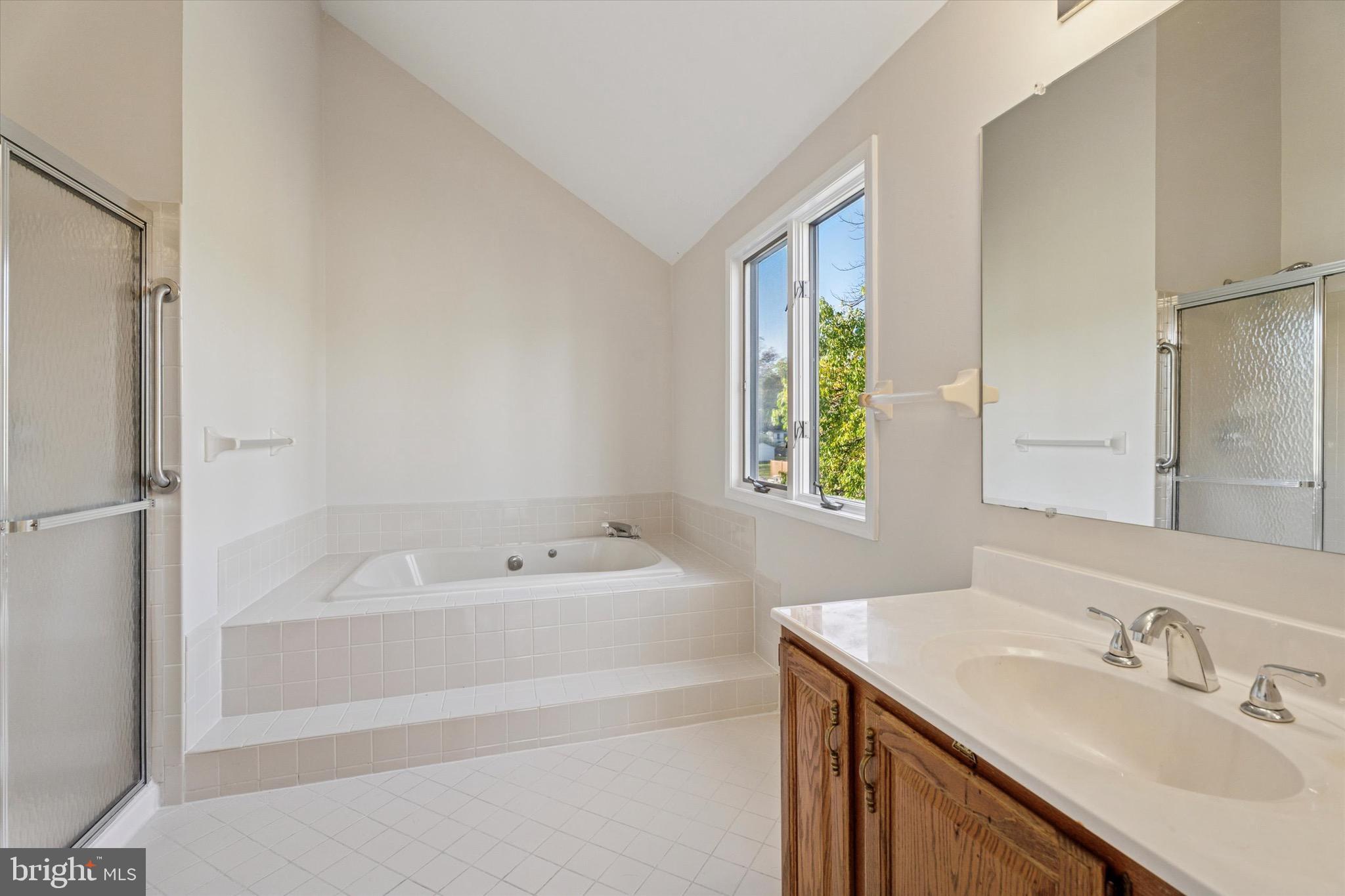 GWYNEDD KNOLL - Residential