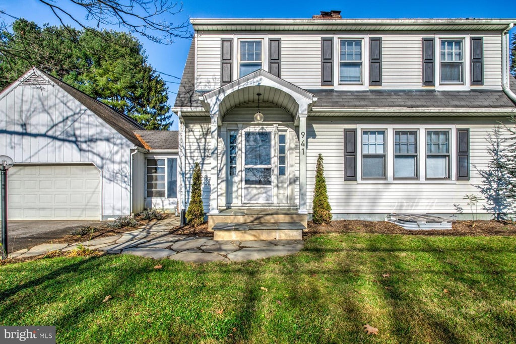 Photo of 941 Eden Road, Lancaster, PA 17601 (MLS # PALA2044814)