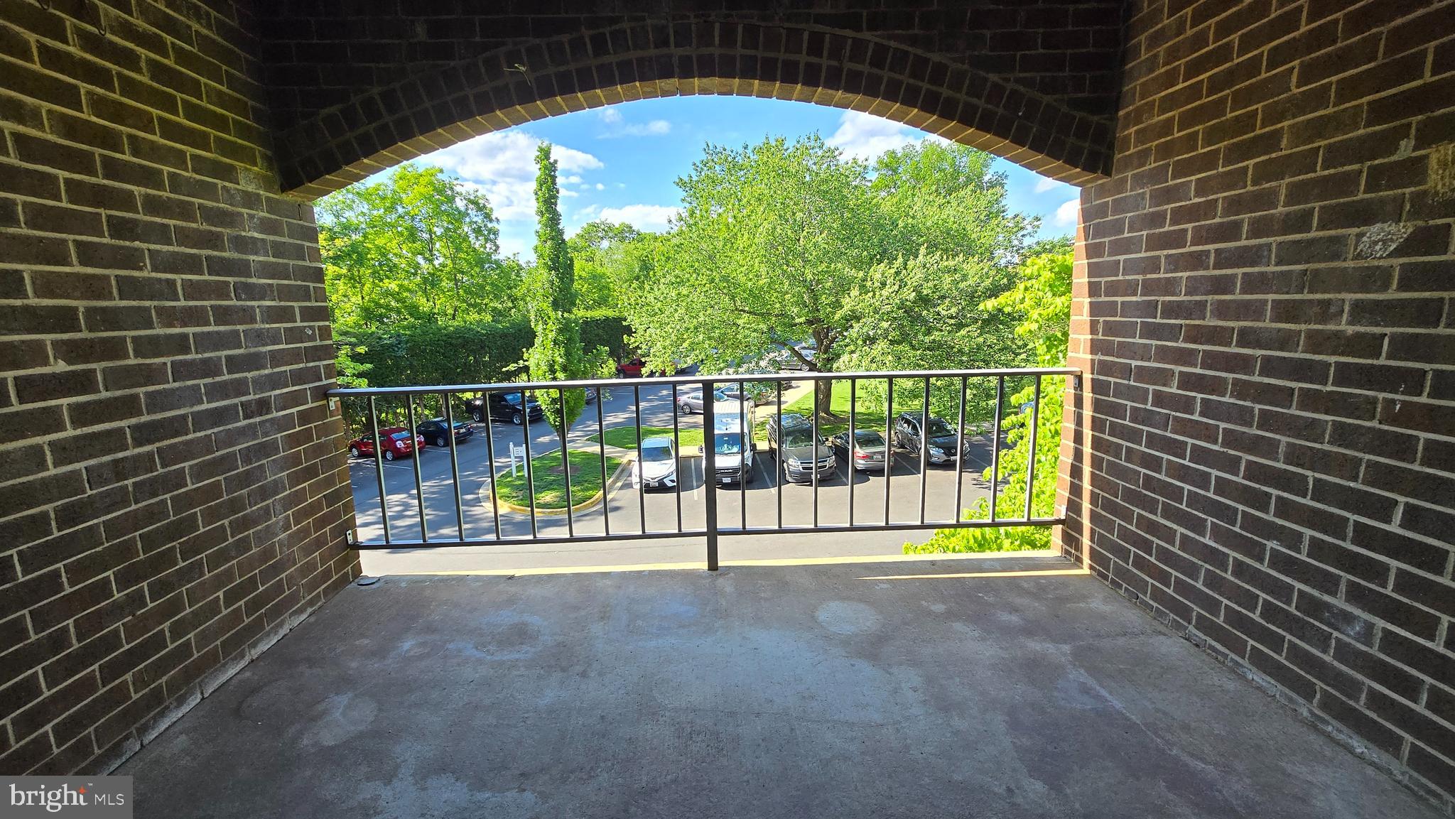 458 GIRARD STREET 202