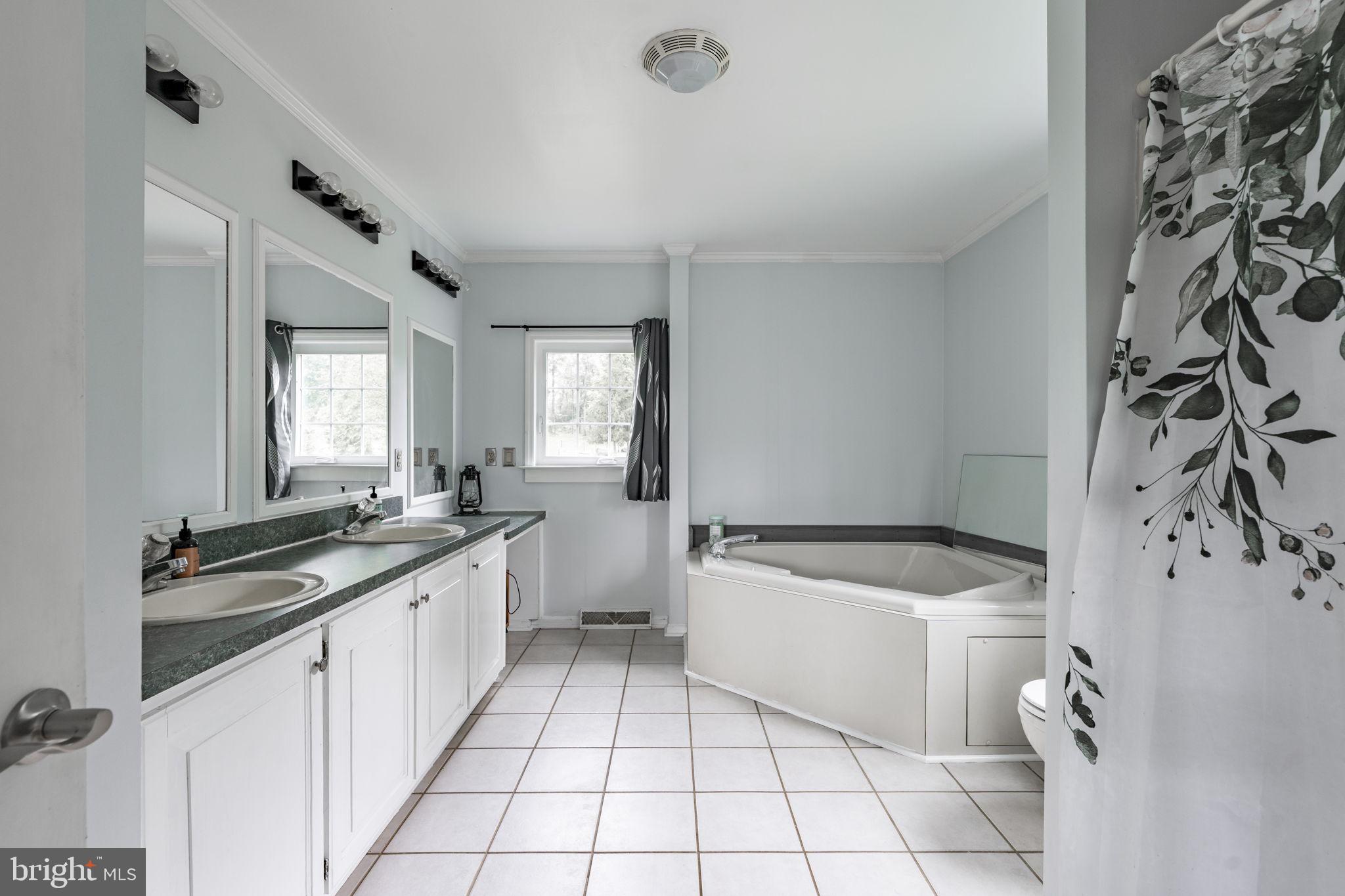 SOUTH LONDONDERRY - Residential