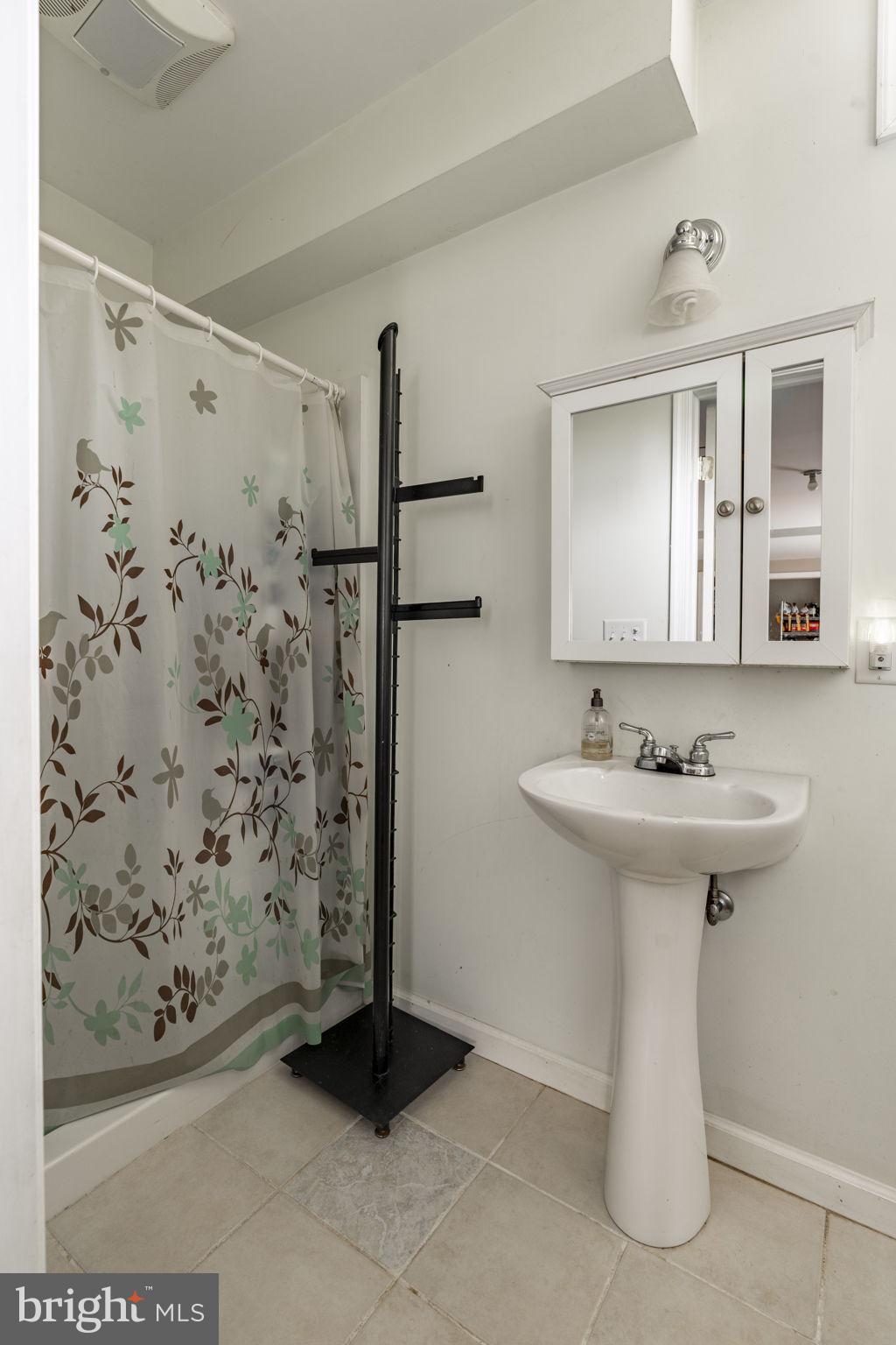 SOUTH LONDONDERRY - Residential