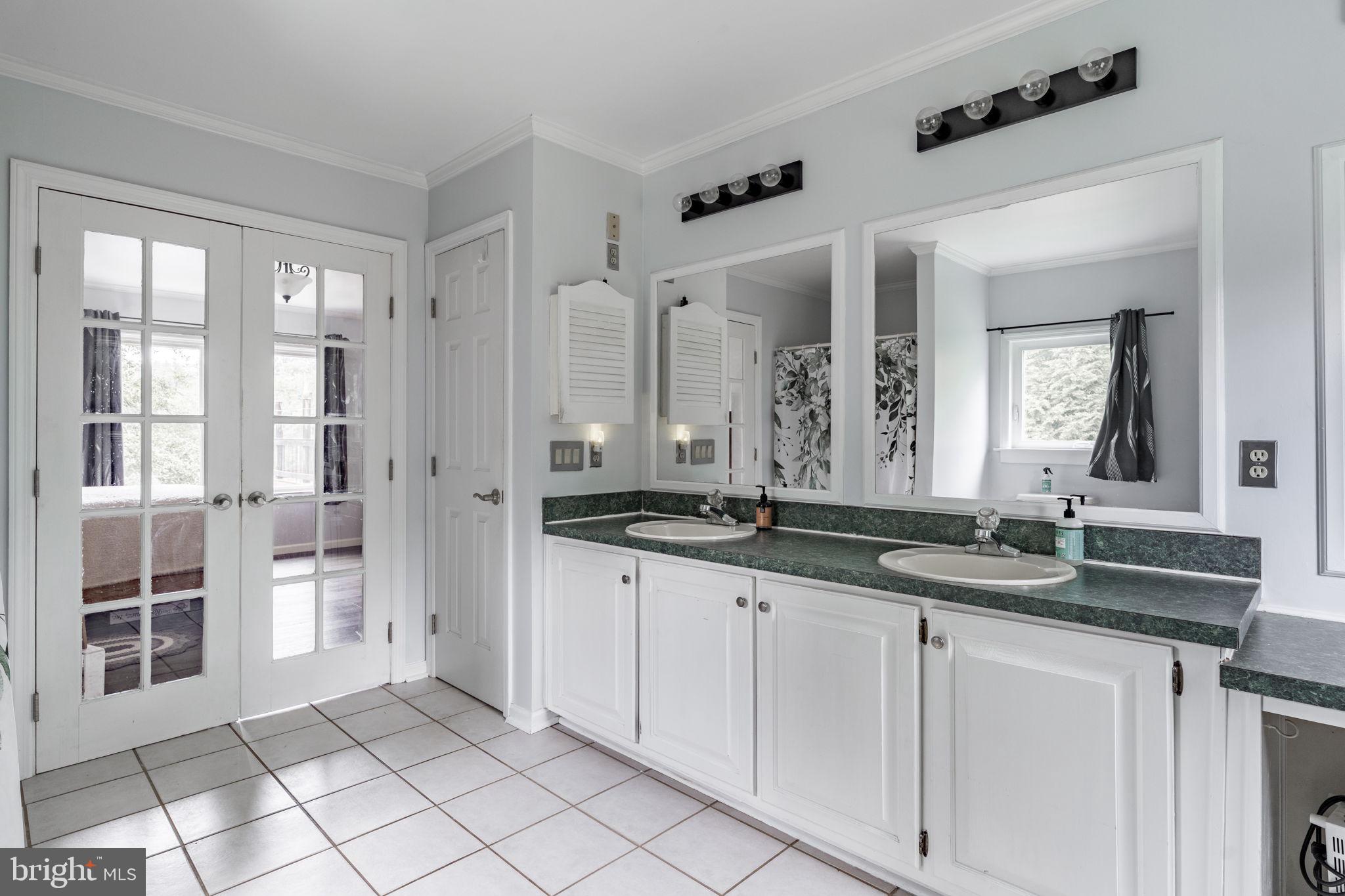 SOUTH LONDONDERRY - Residential