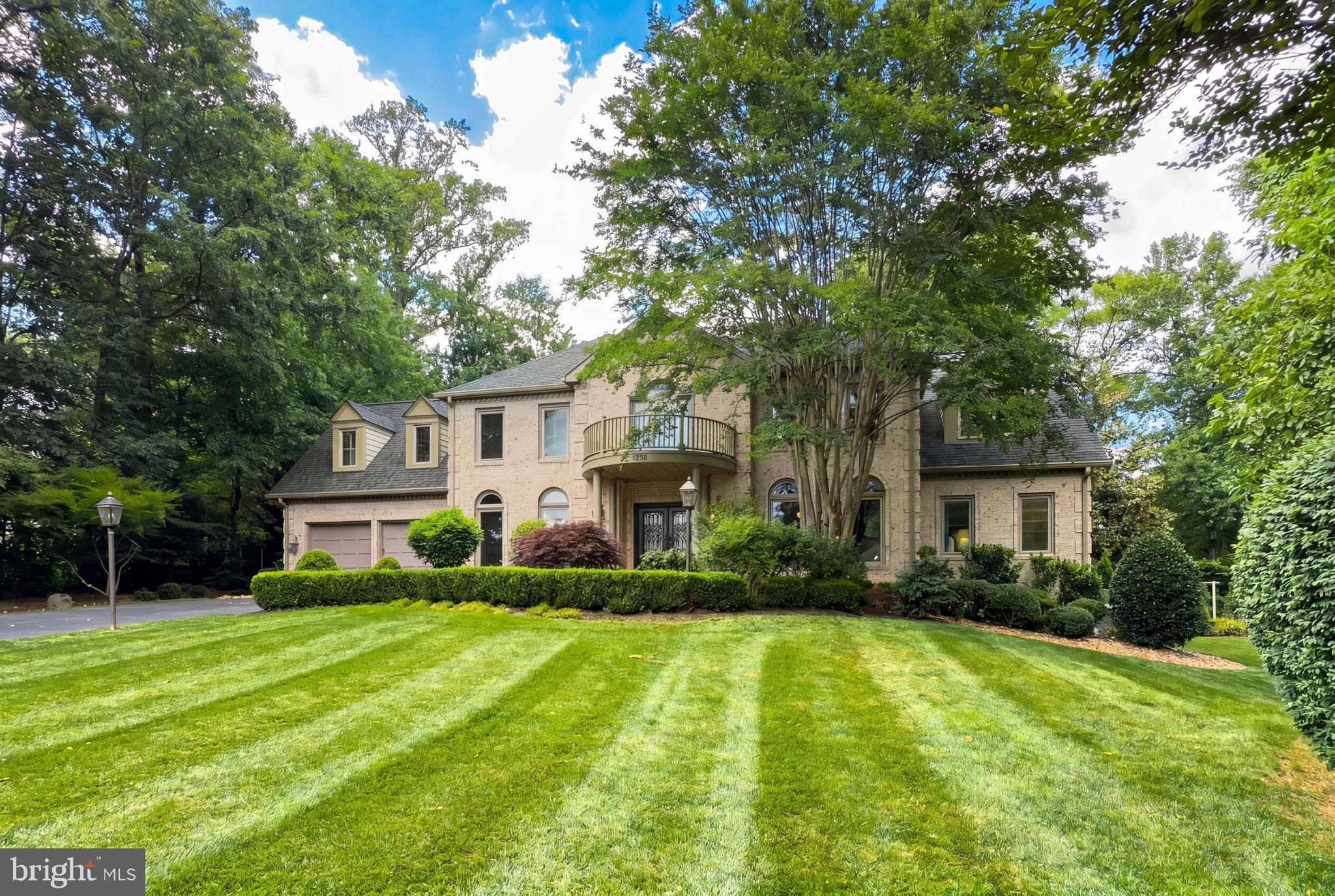 1256 NEW BEDFORD LANE