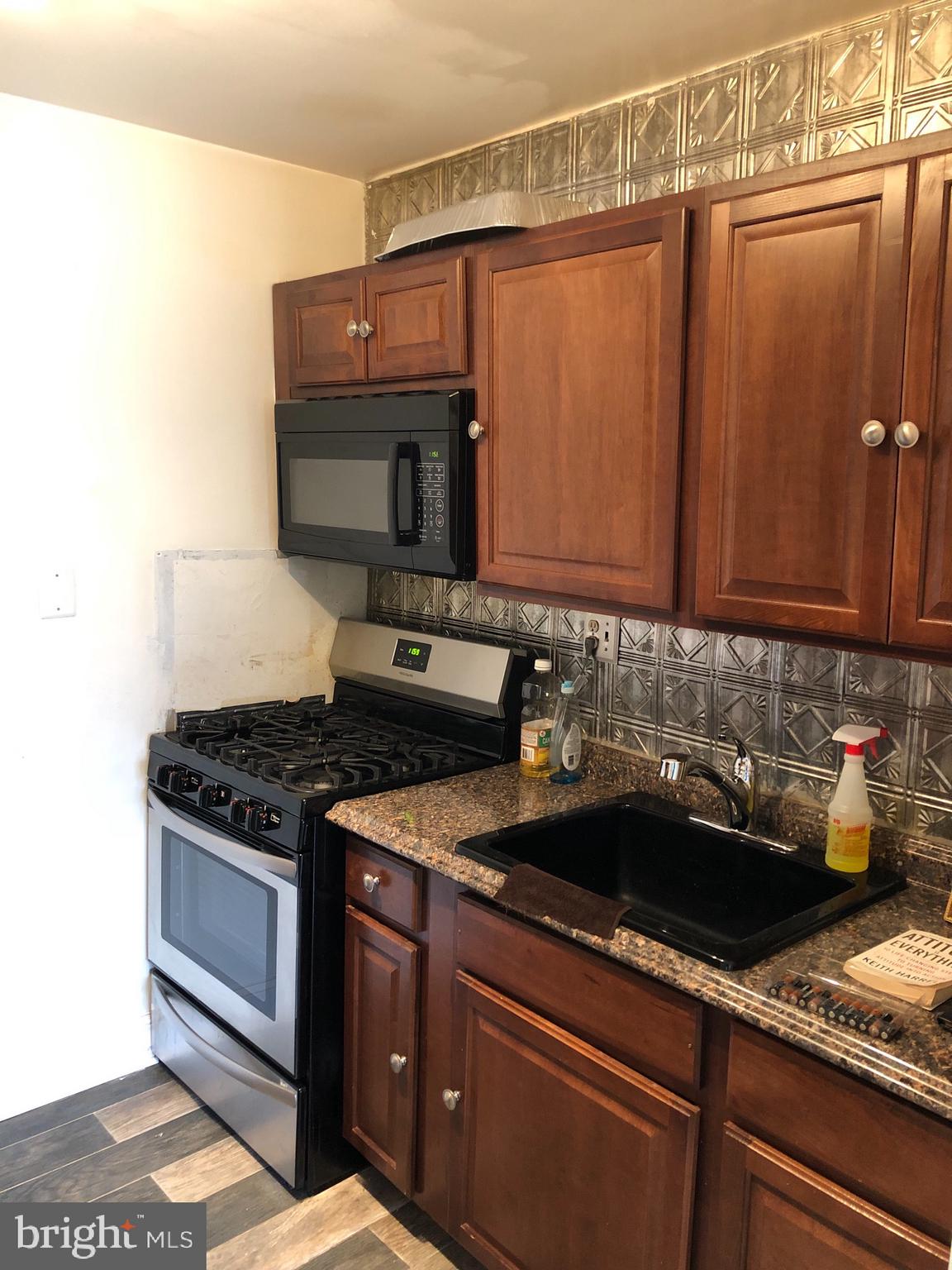 MARLOW TOWERS CONDOMINIUMS - Residential