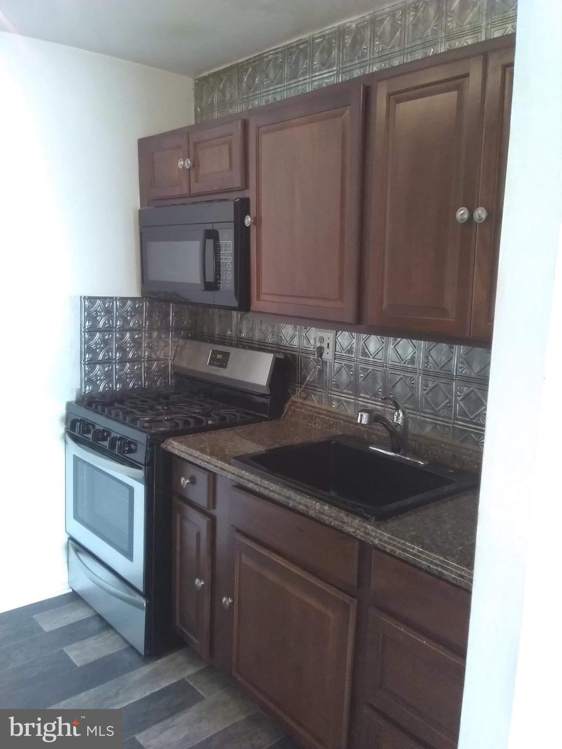 MARLOW TOWERS CONDOMINIUMS - Residential