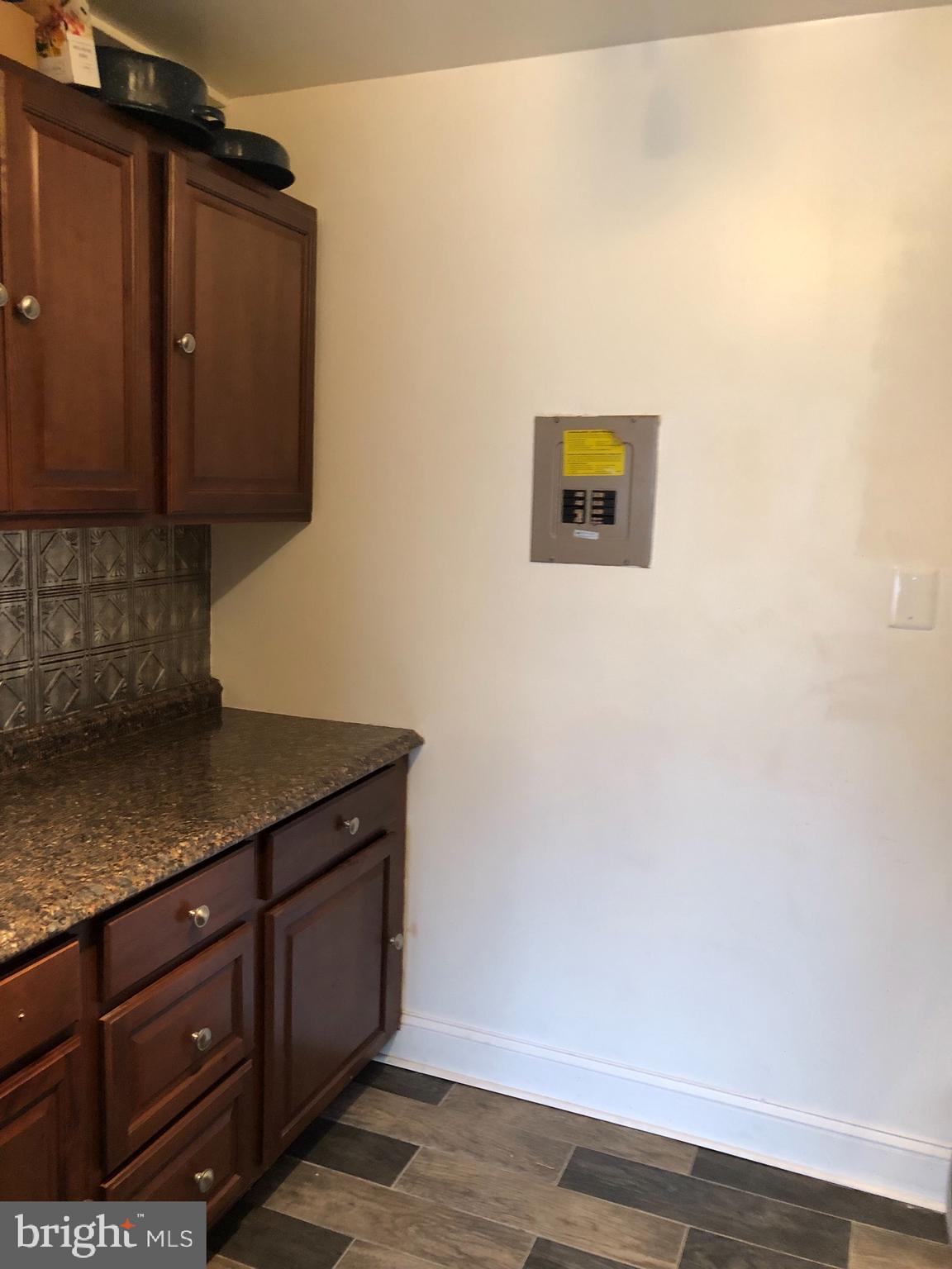 MARLOW TOWERS CONDOMINIUMS - Residential