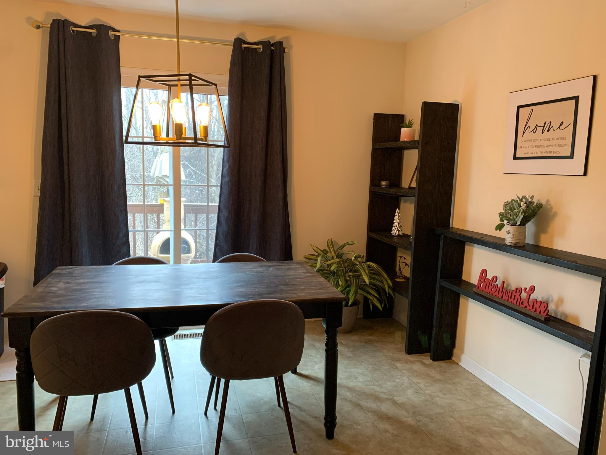 AMBER WOODS - Residential