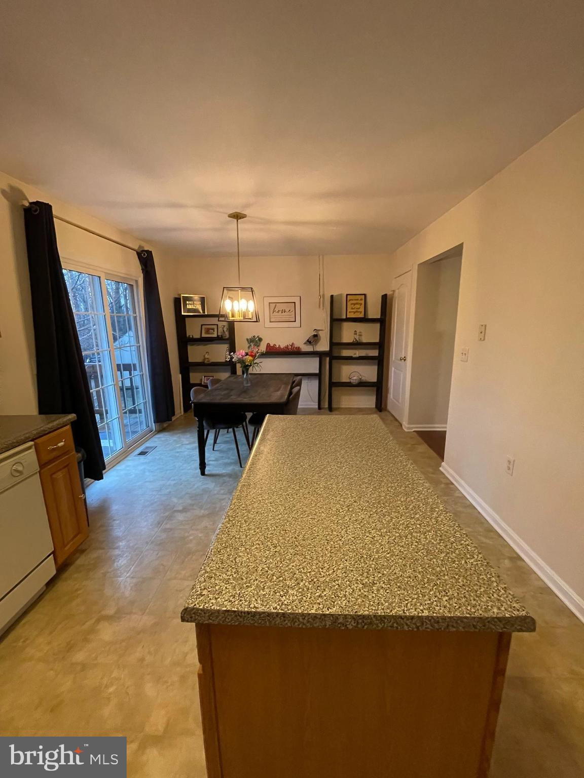 AMBER WOODS - Residential