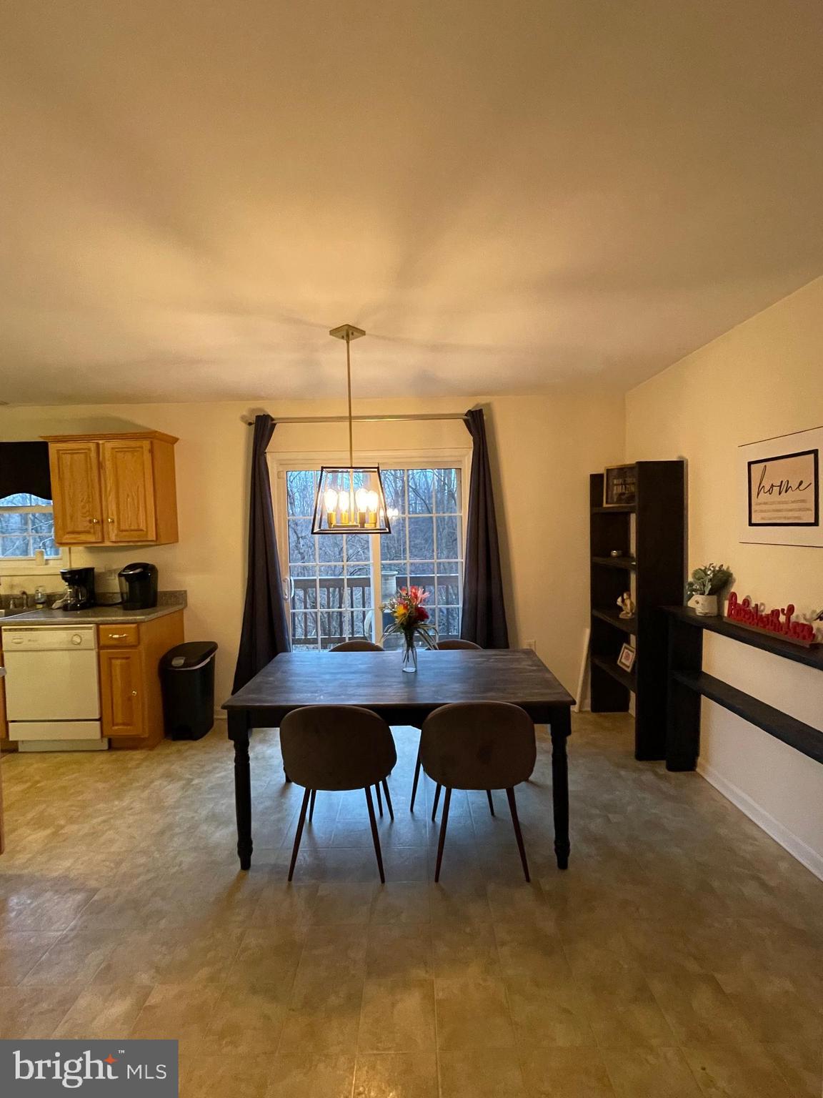 AMBER WOODS - Residential