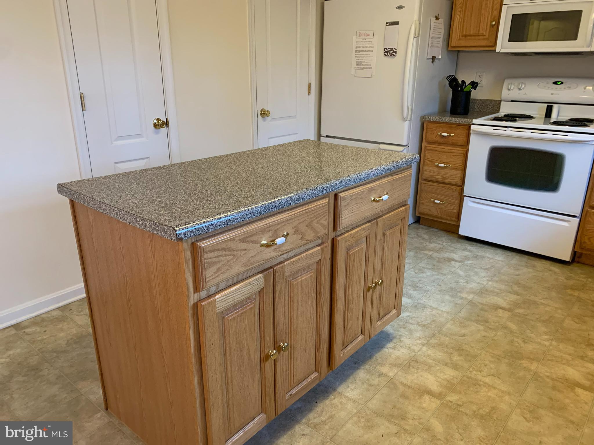 AMBER WOODS - Residential