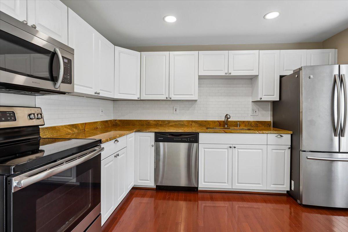 2984 BRAXTON WOOD COURT