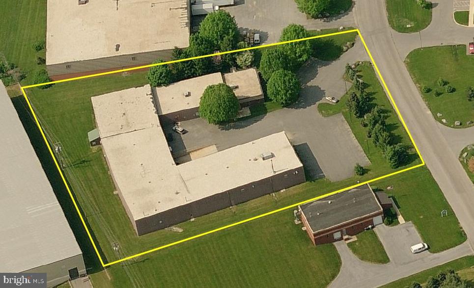 Single tenant net leased investment opportunity. One story, high bay, fully sprinklered masonry industrial building.