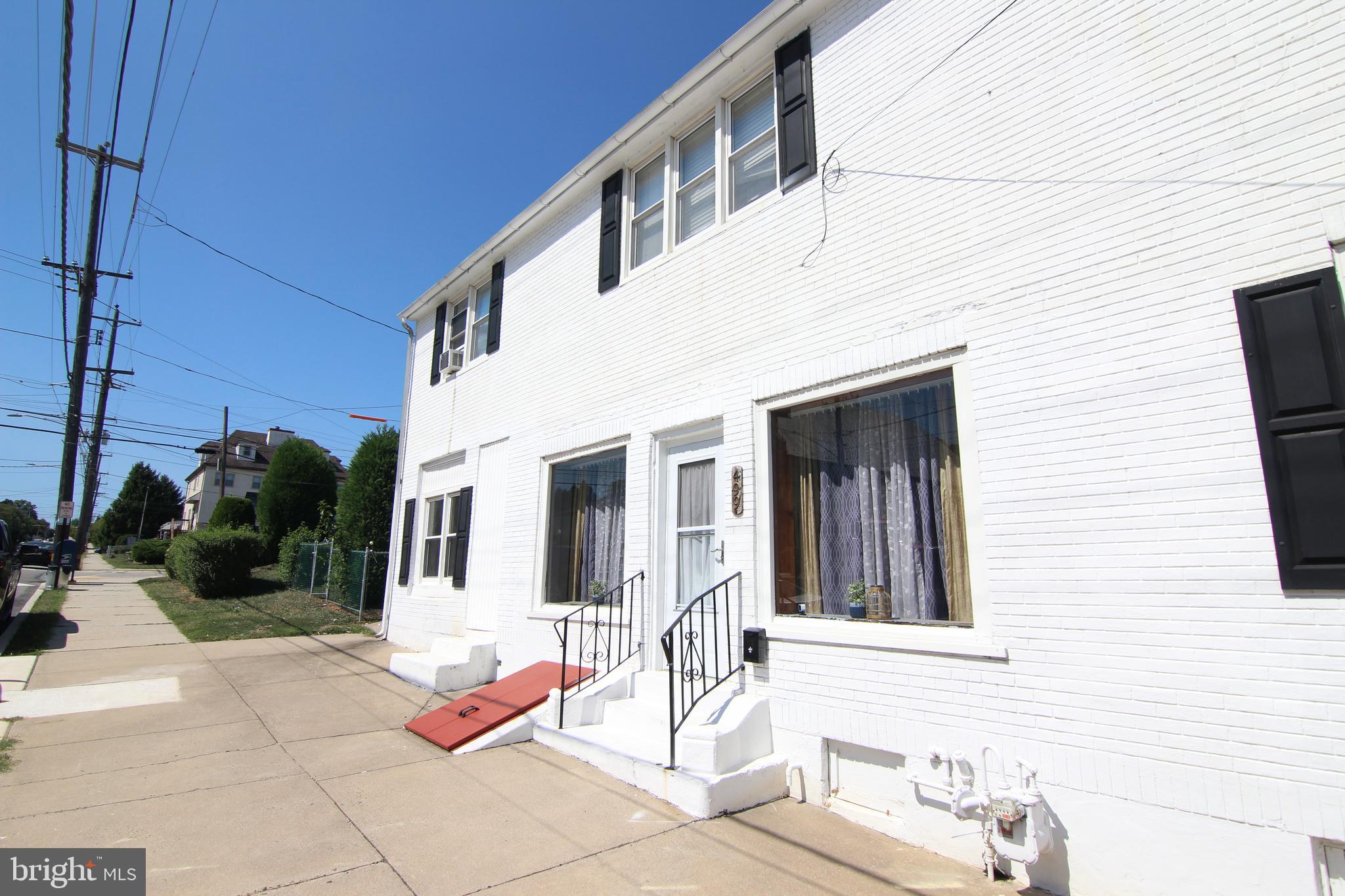 KING MANOR - Residential Lease