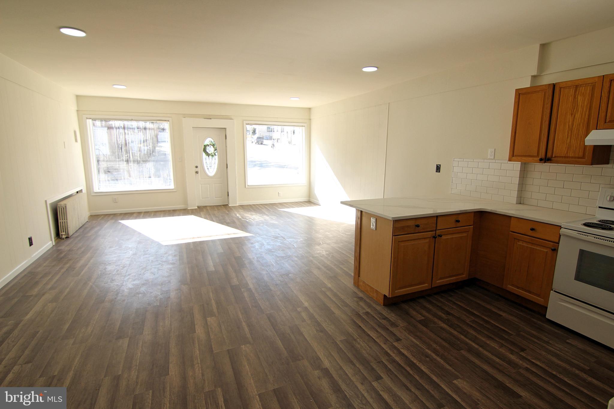 KING MANOR - Residential Lease