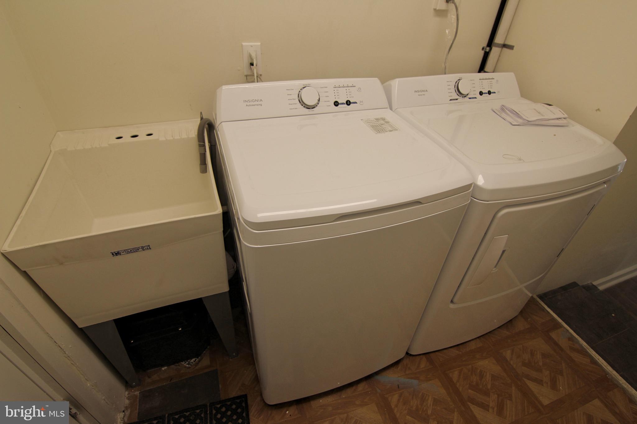 KING MANOR - Residential Lease