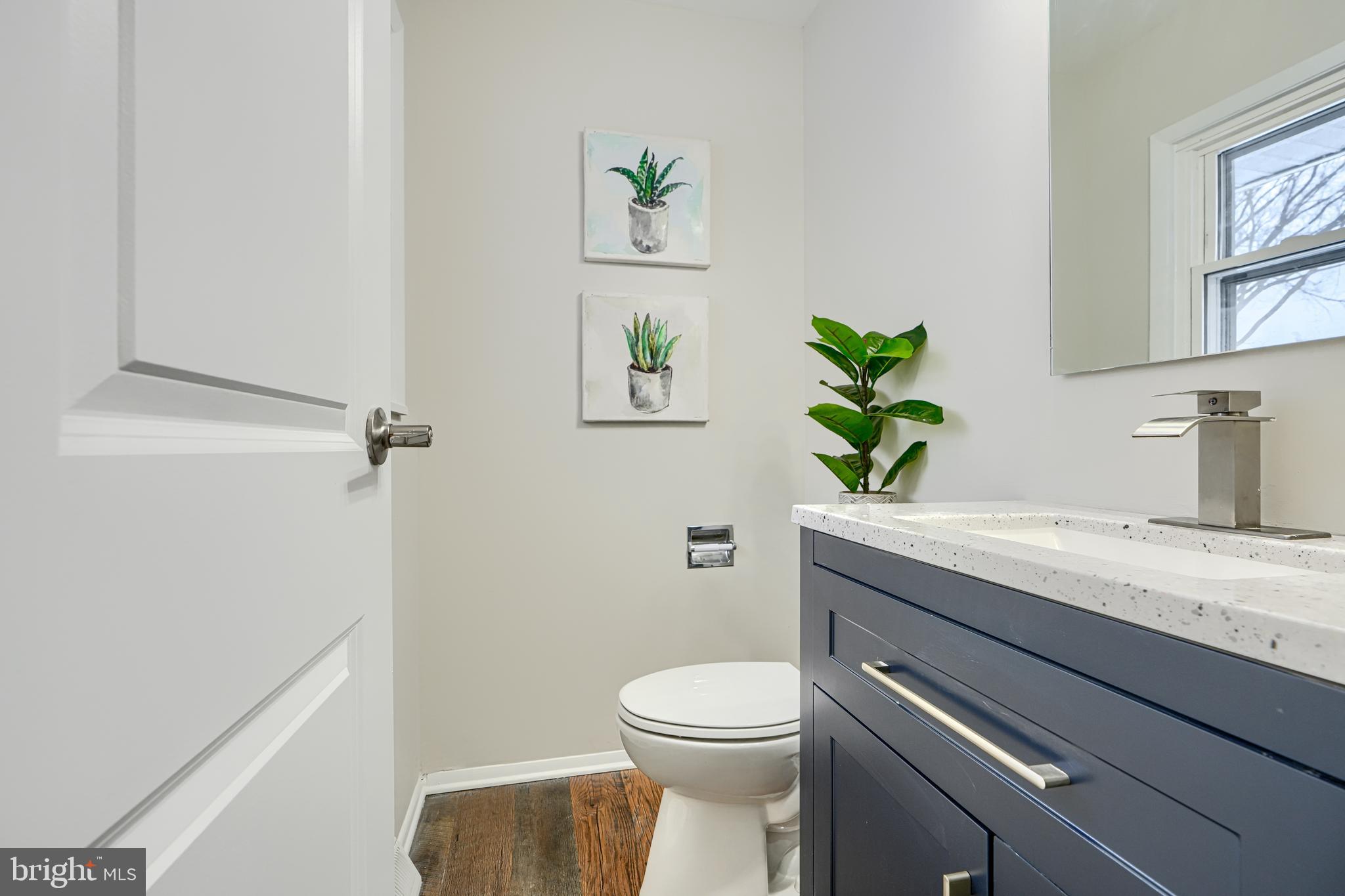 HOLIDAY MANOR - Residential