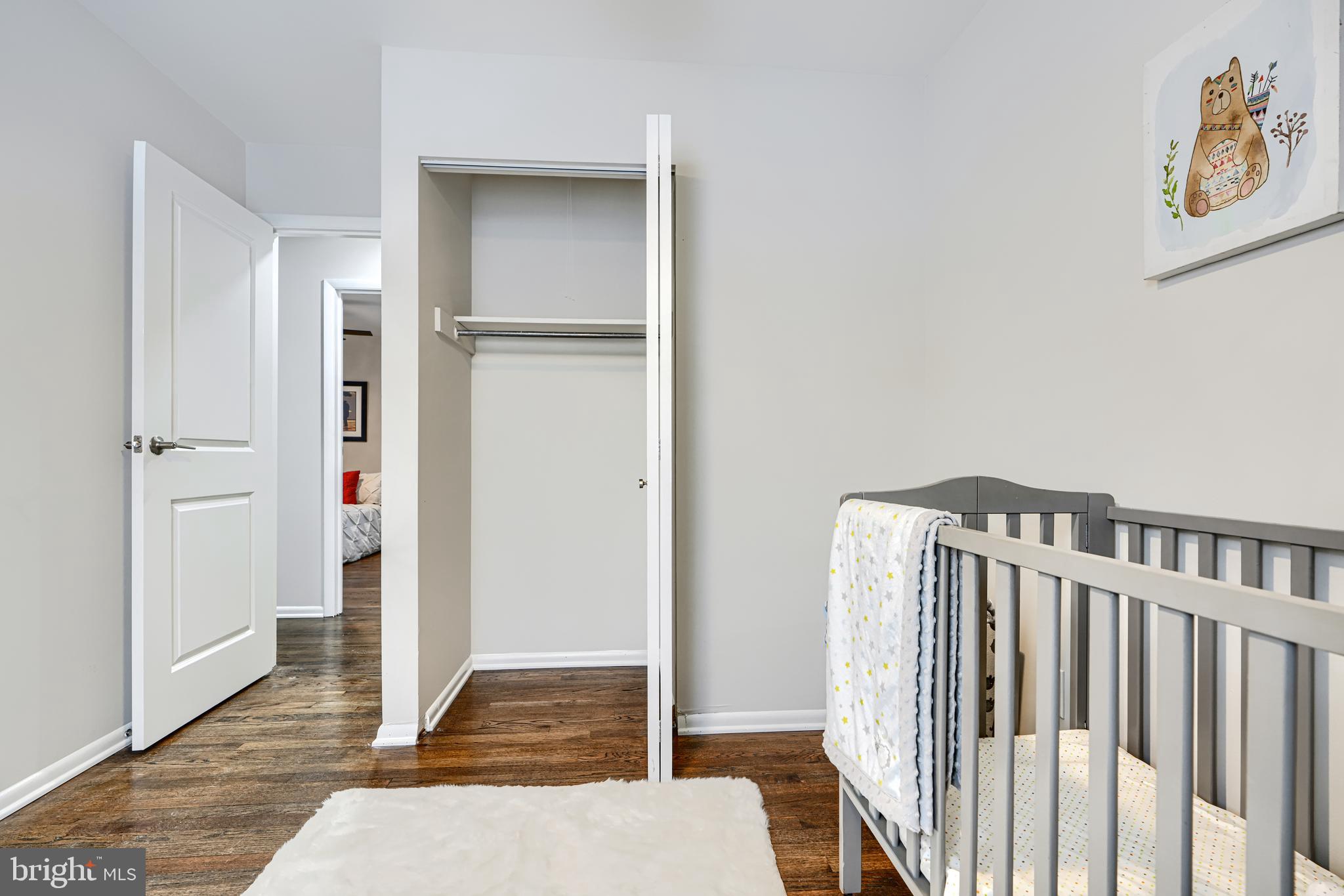 HOLIDAY MANOR - Residential