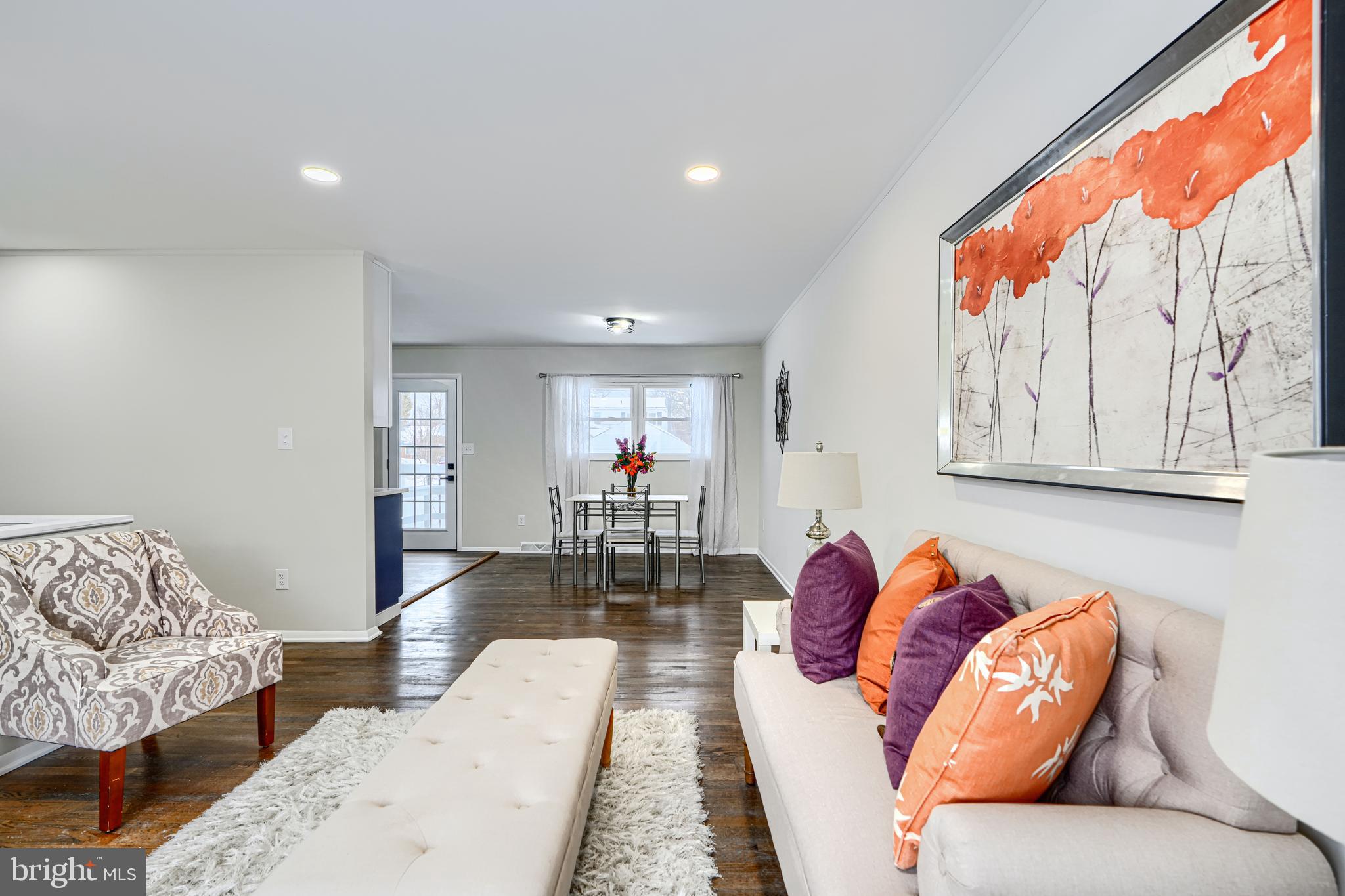 HOLIDAY MANOR - Residential