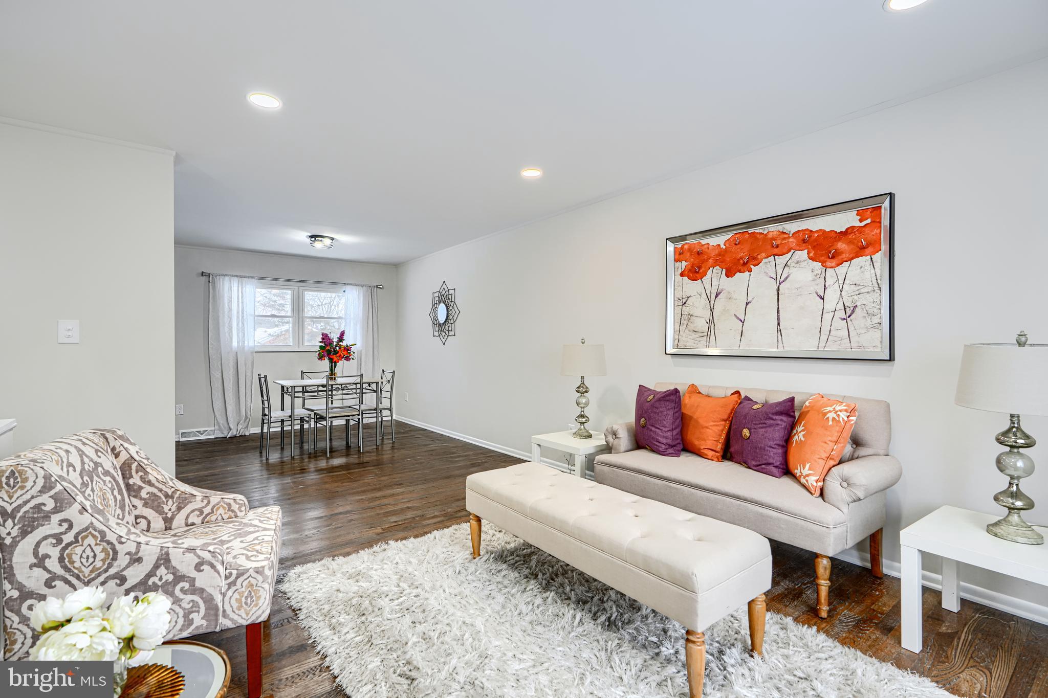 HOLIDAY MANOR - Residential