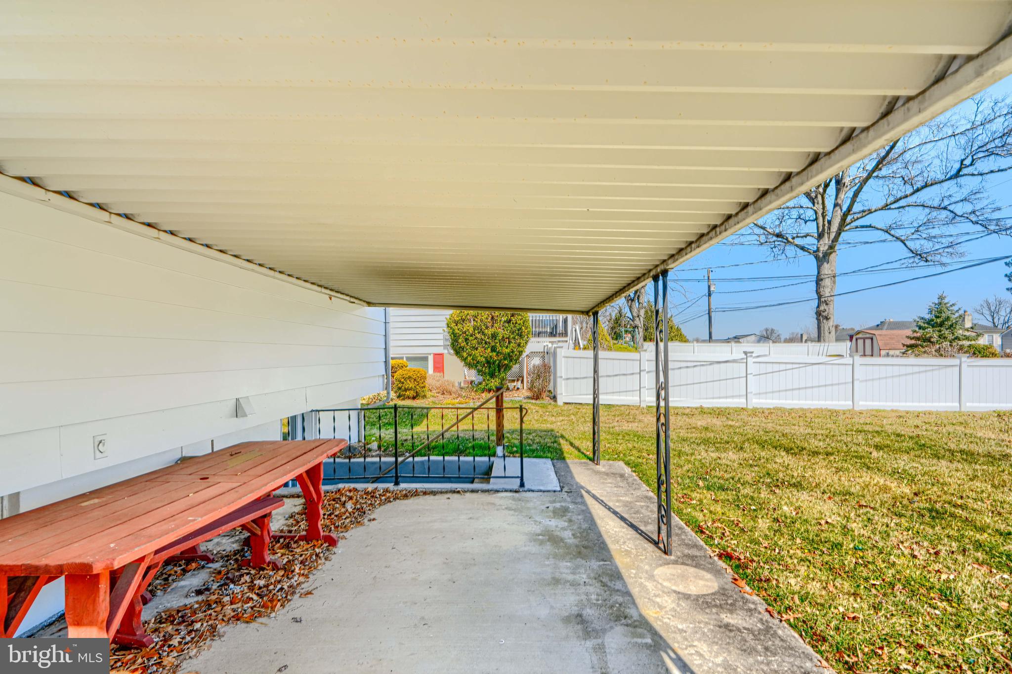 HOLIDAY MANOR - Residential