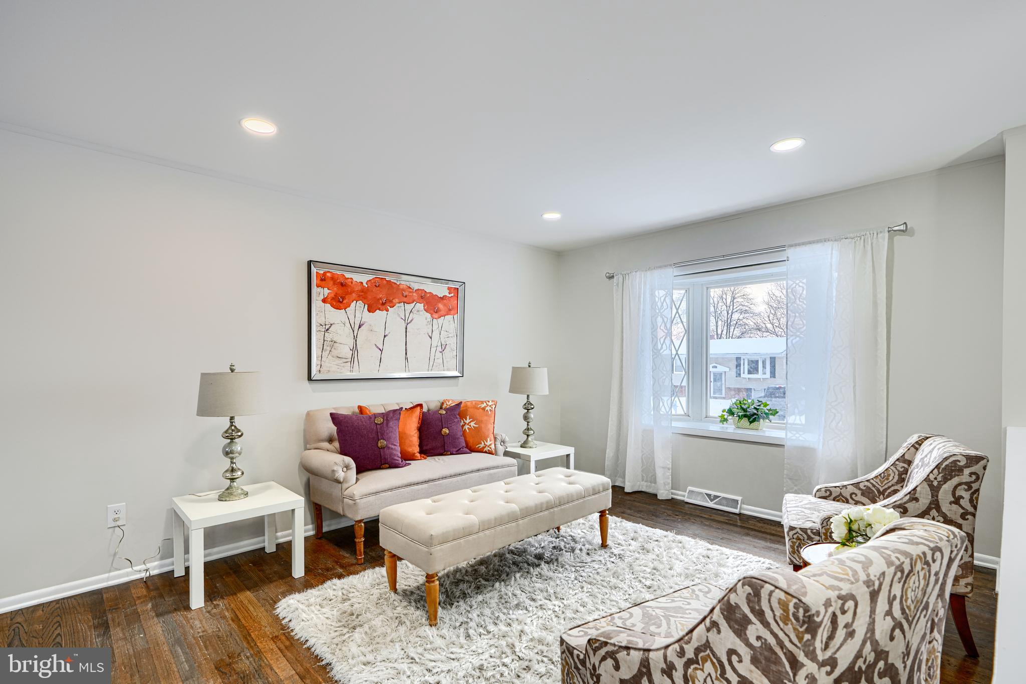 HOLIDAY MANOR - Residential