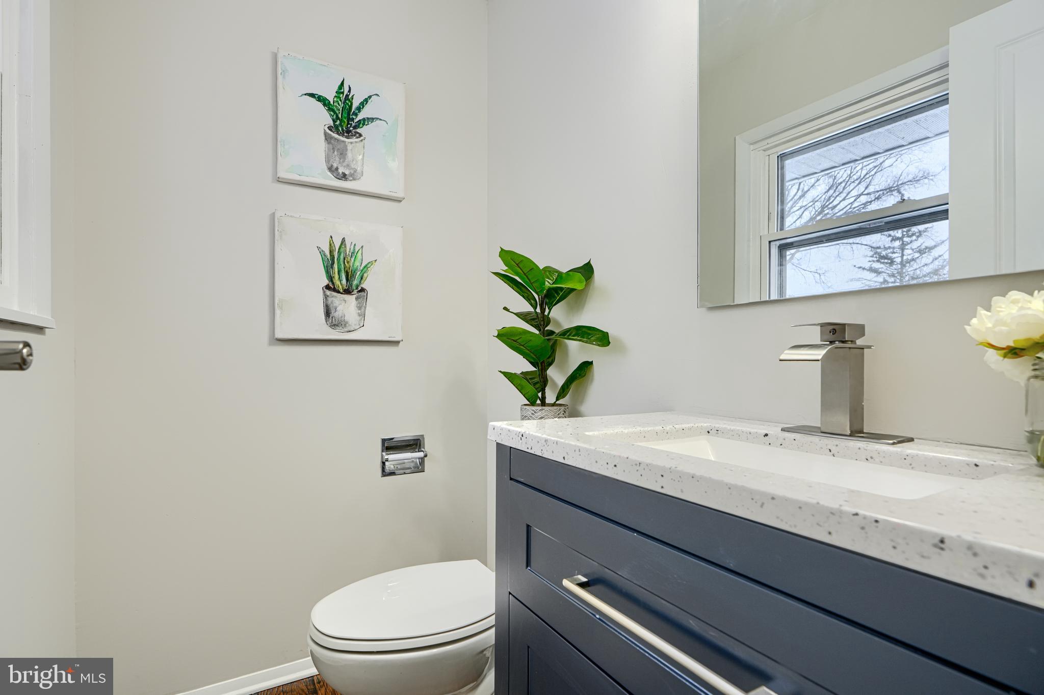 HOLIDAY MANOR - Residential