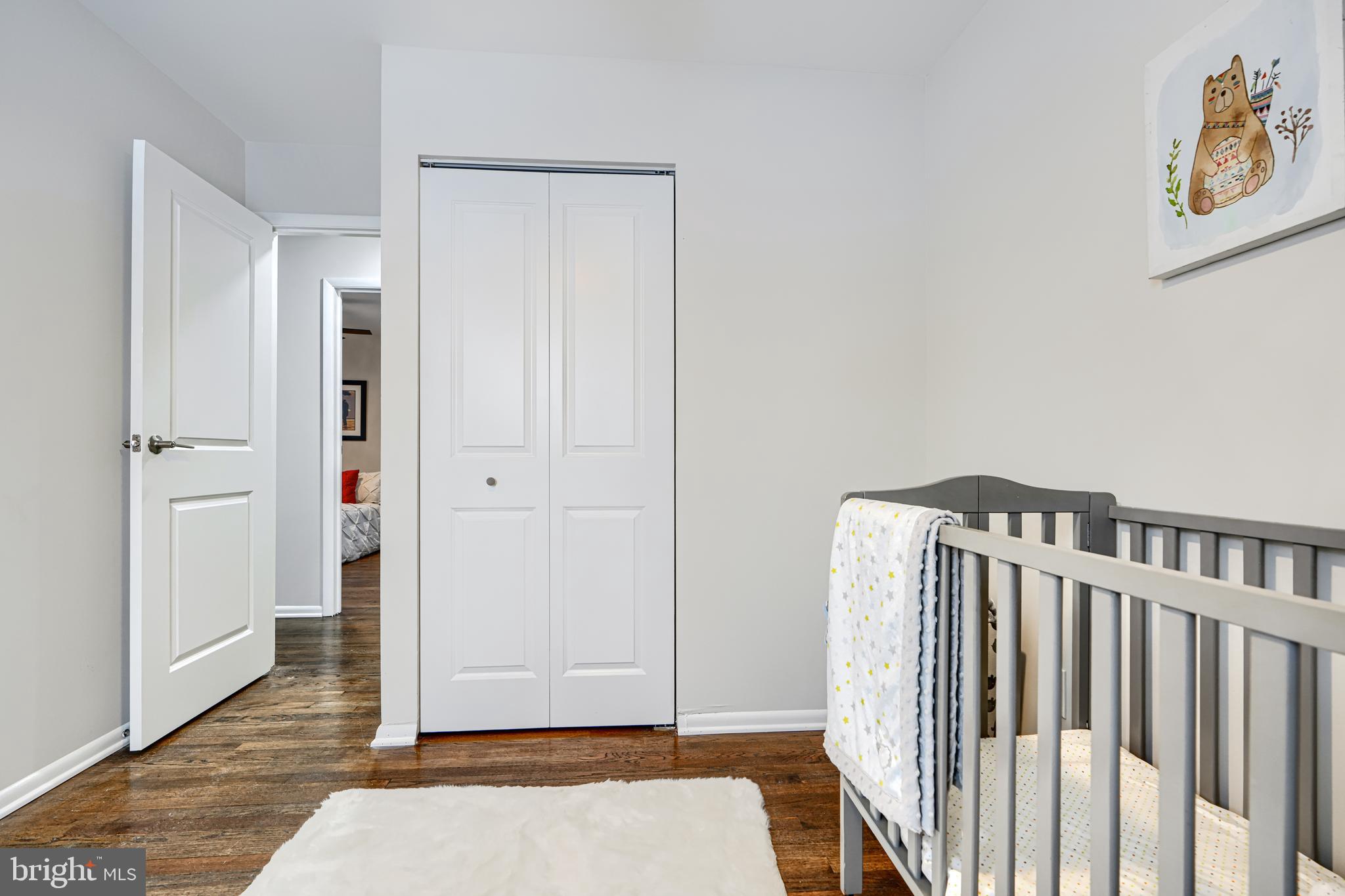 HOLIDAY MANOR - Residential