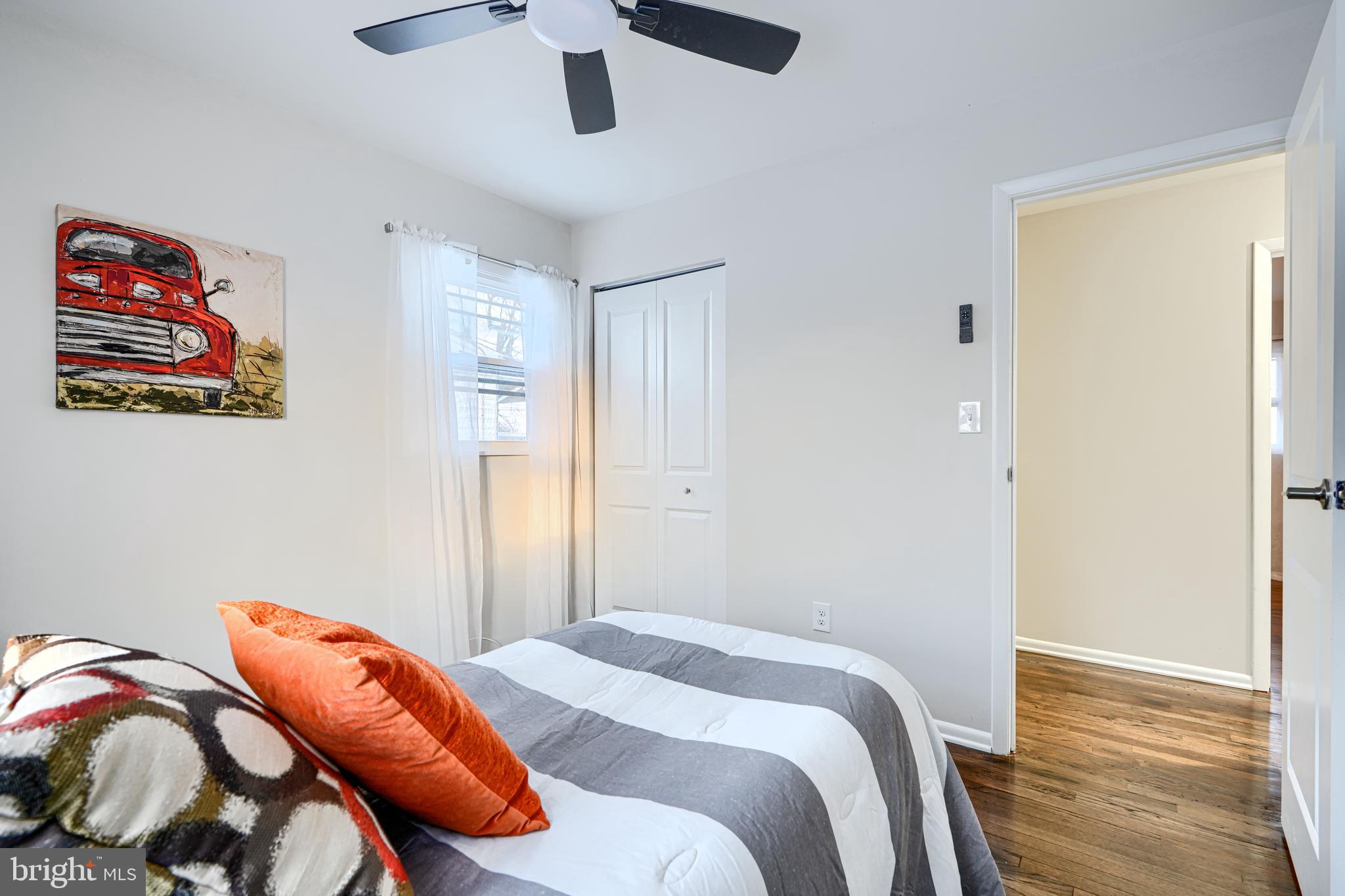 HOLIDAY MANOR - Residential