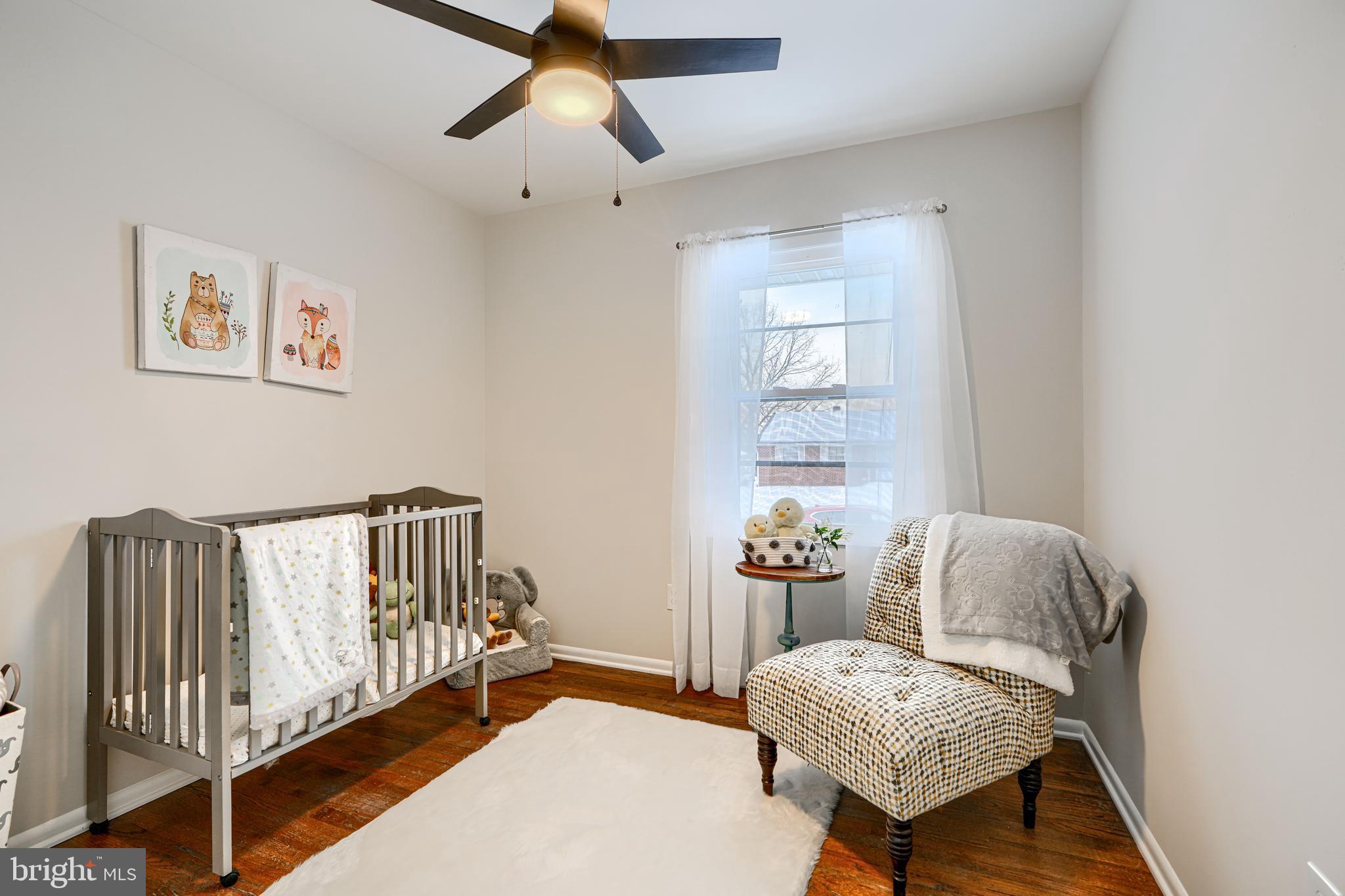 HOLIDAY MANOR - Residential