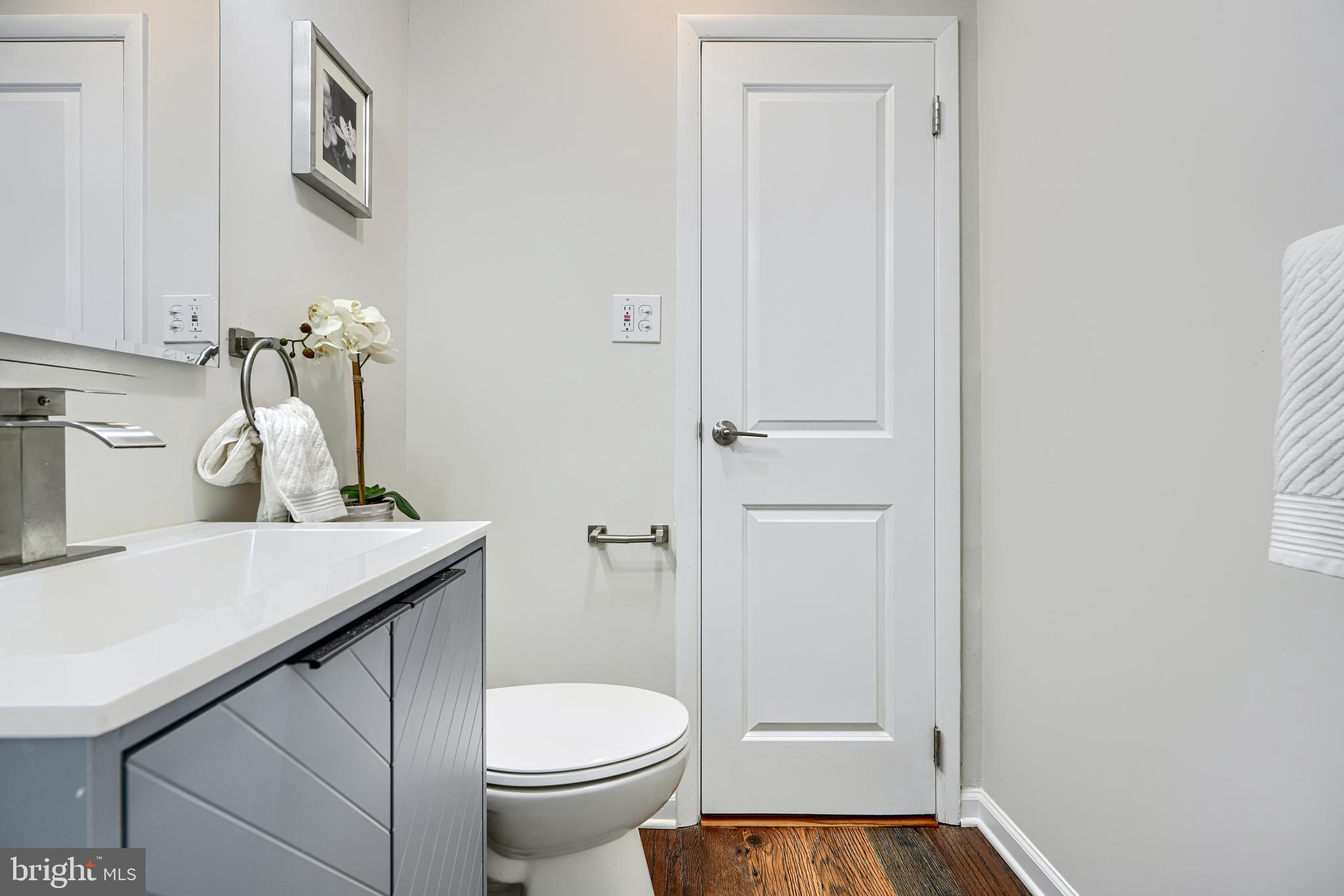 HOLIDAY MANOR - Residential