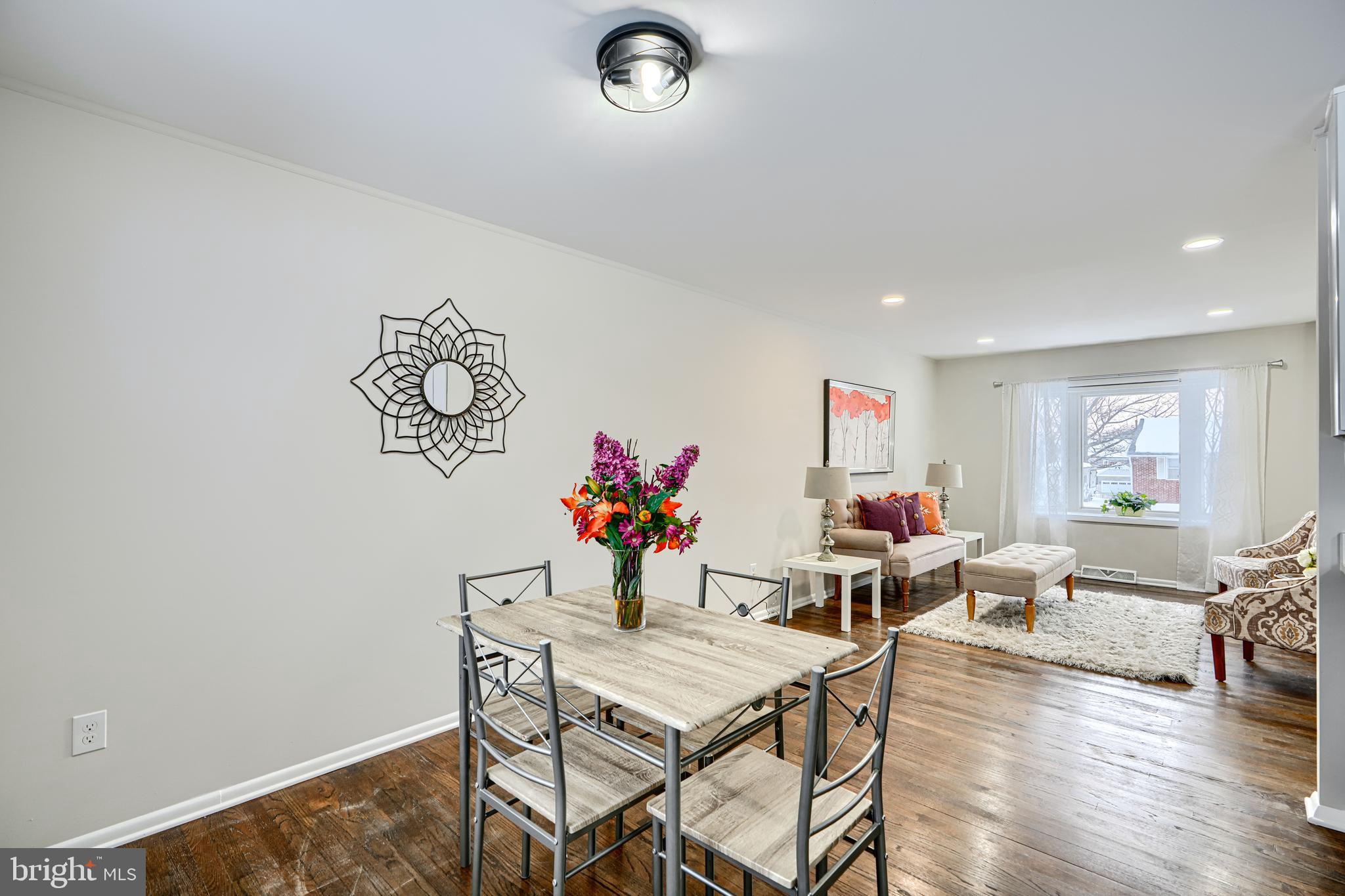 HOLIDAY MANOR - Residential