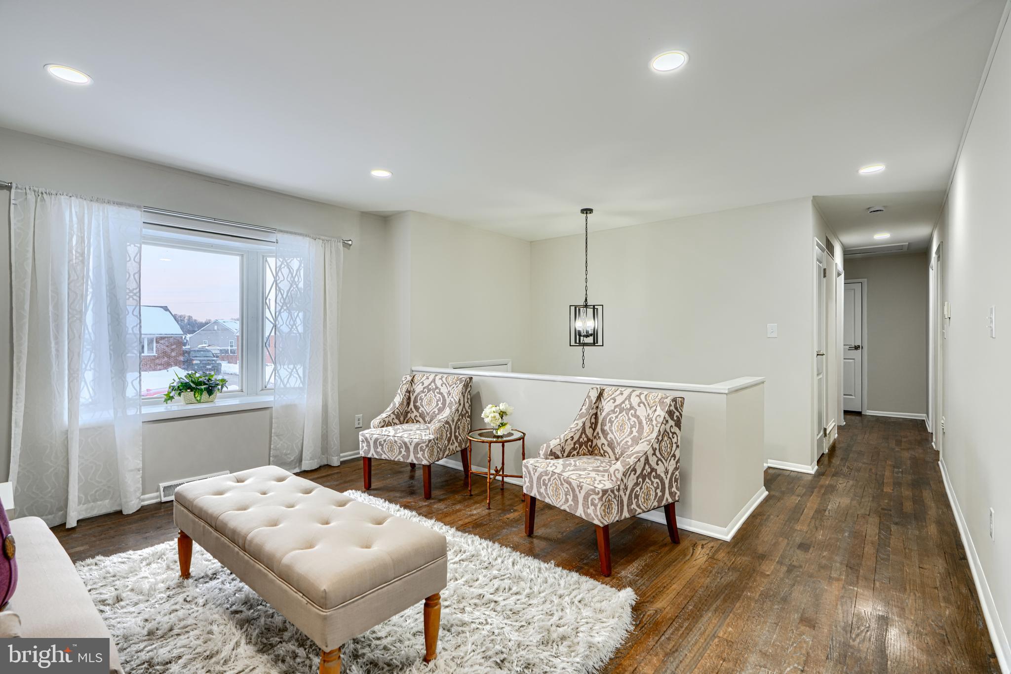 HOLIDAY MANOR - Residential