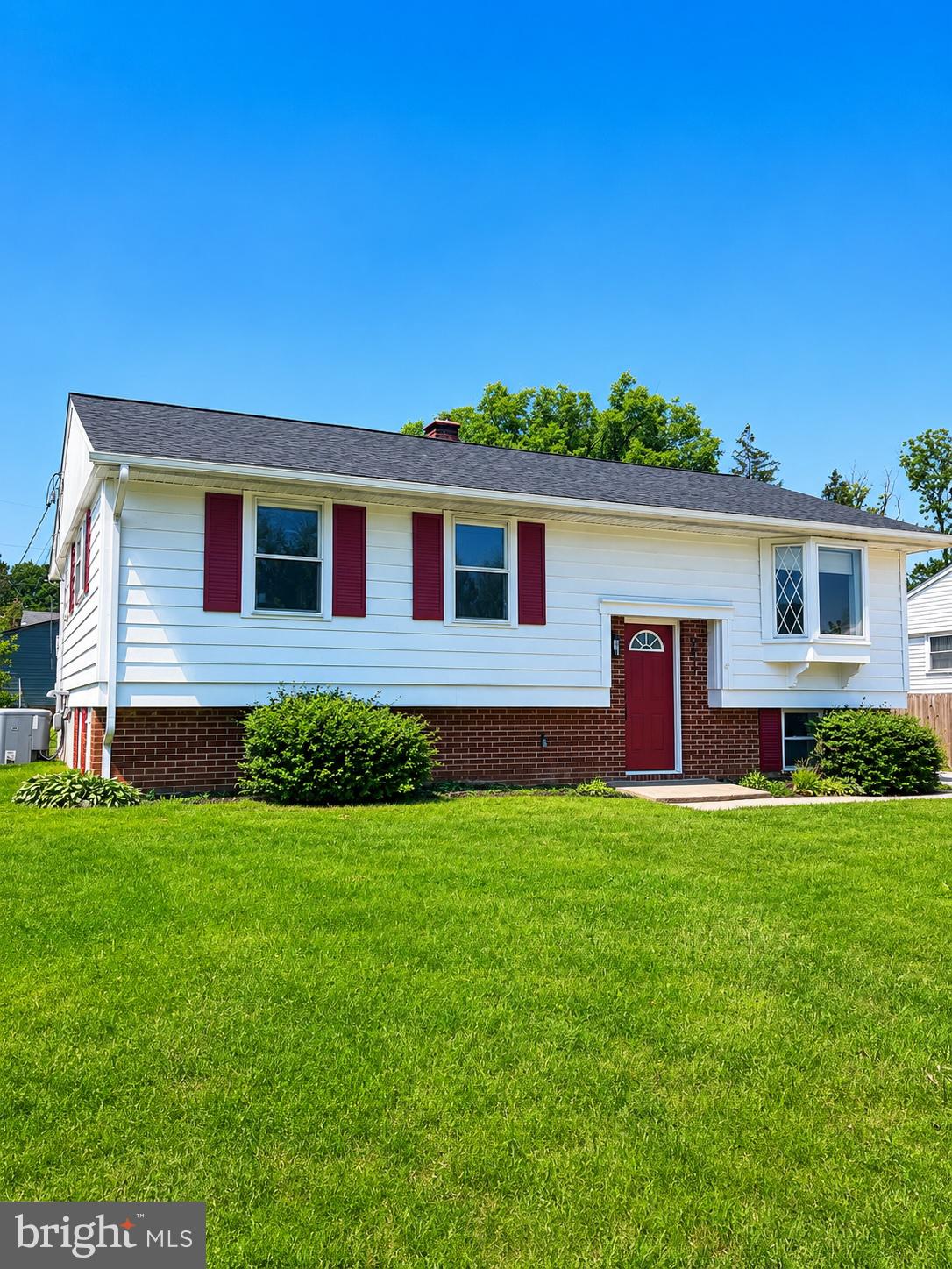 HOLIDAY MANOR - Residential