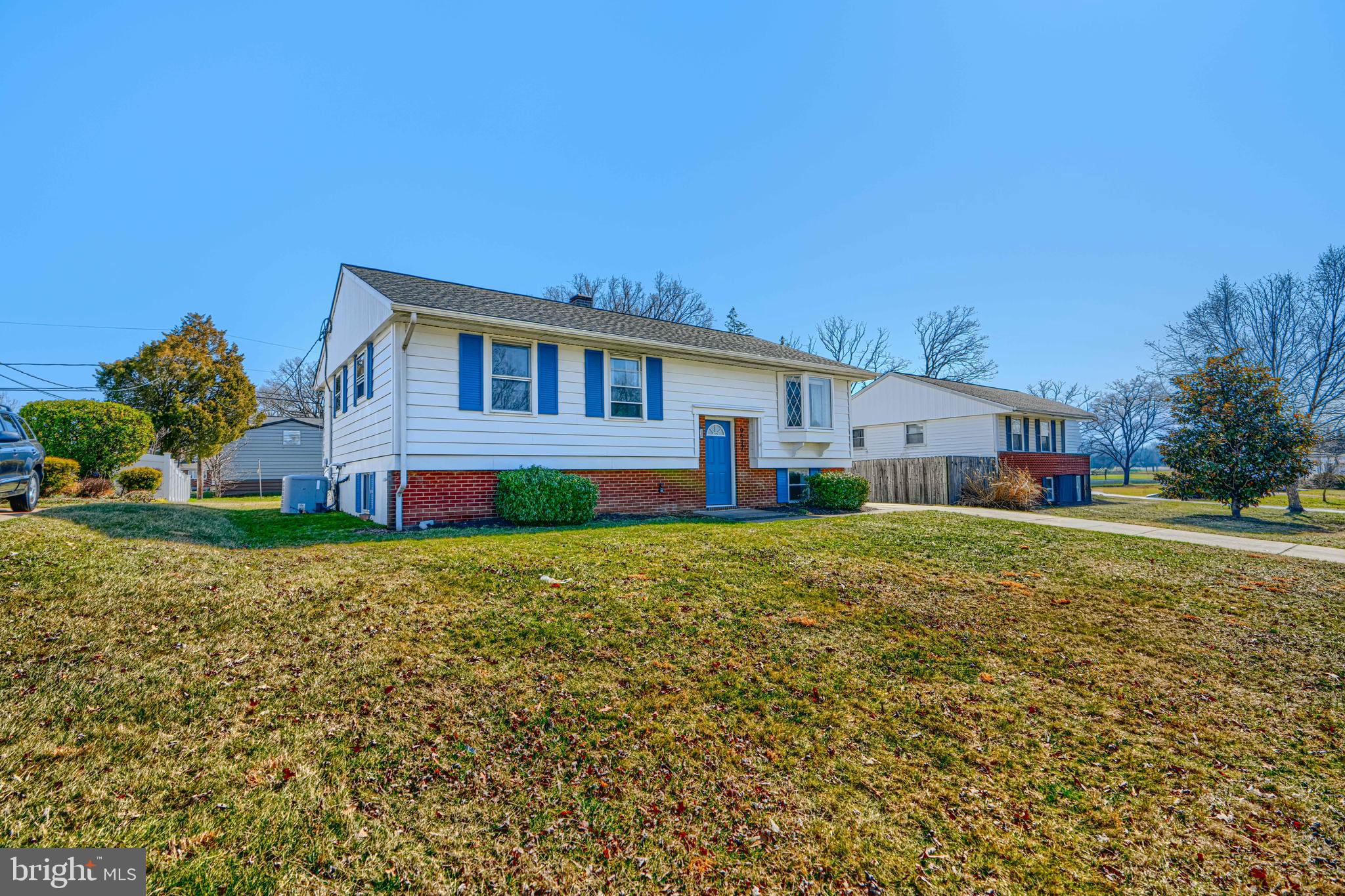 HOLIDAY MANOR - Residential